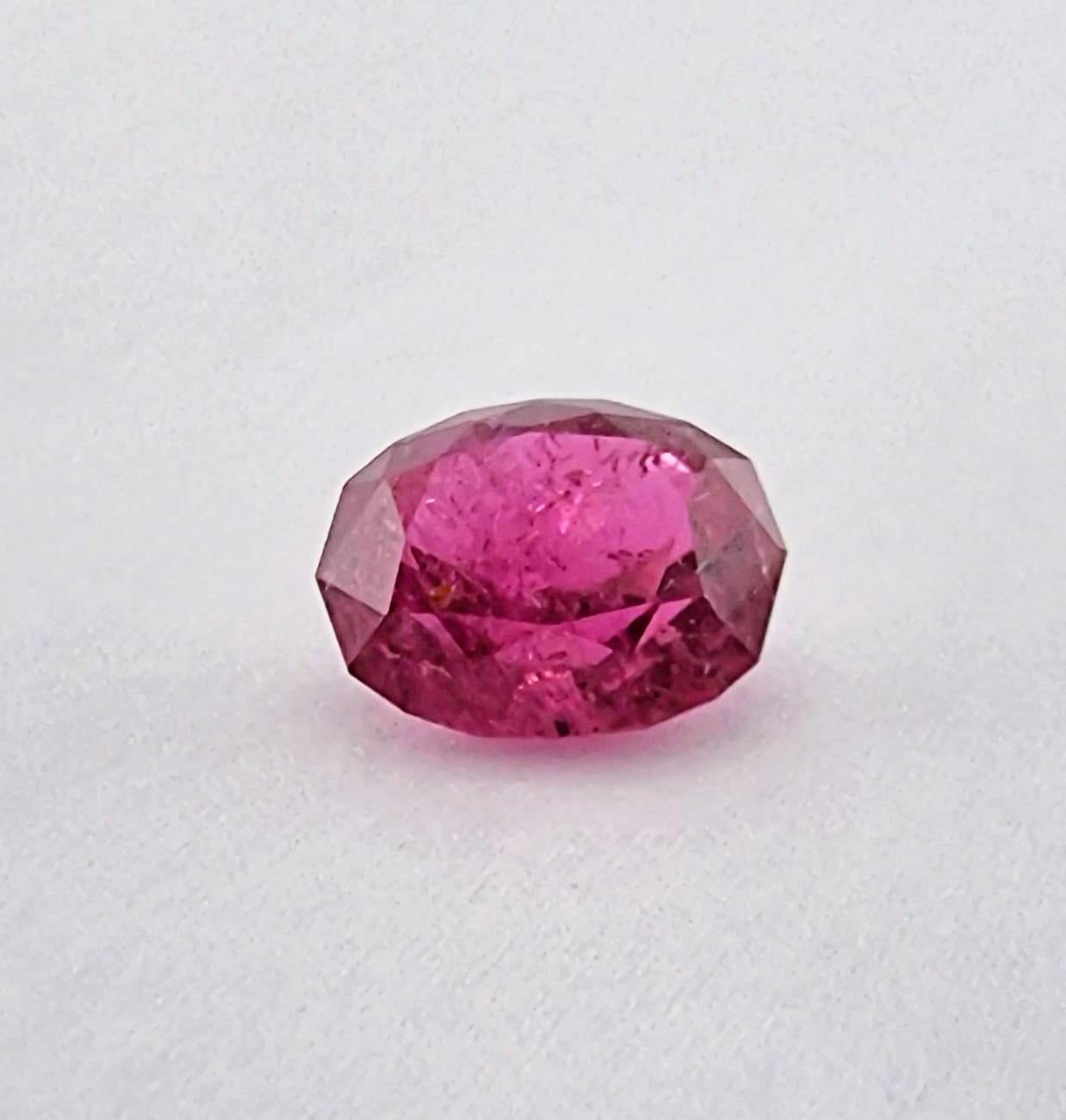 7,5 carati di pietra rubellite a cuscino rosa intenso in vendita 2