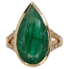 7.5Ct Zambian Emerald Ring with Earth-Mined Diamond Accents: 14K Gold, 20.5x11mm