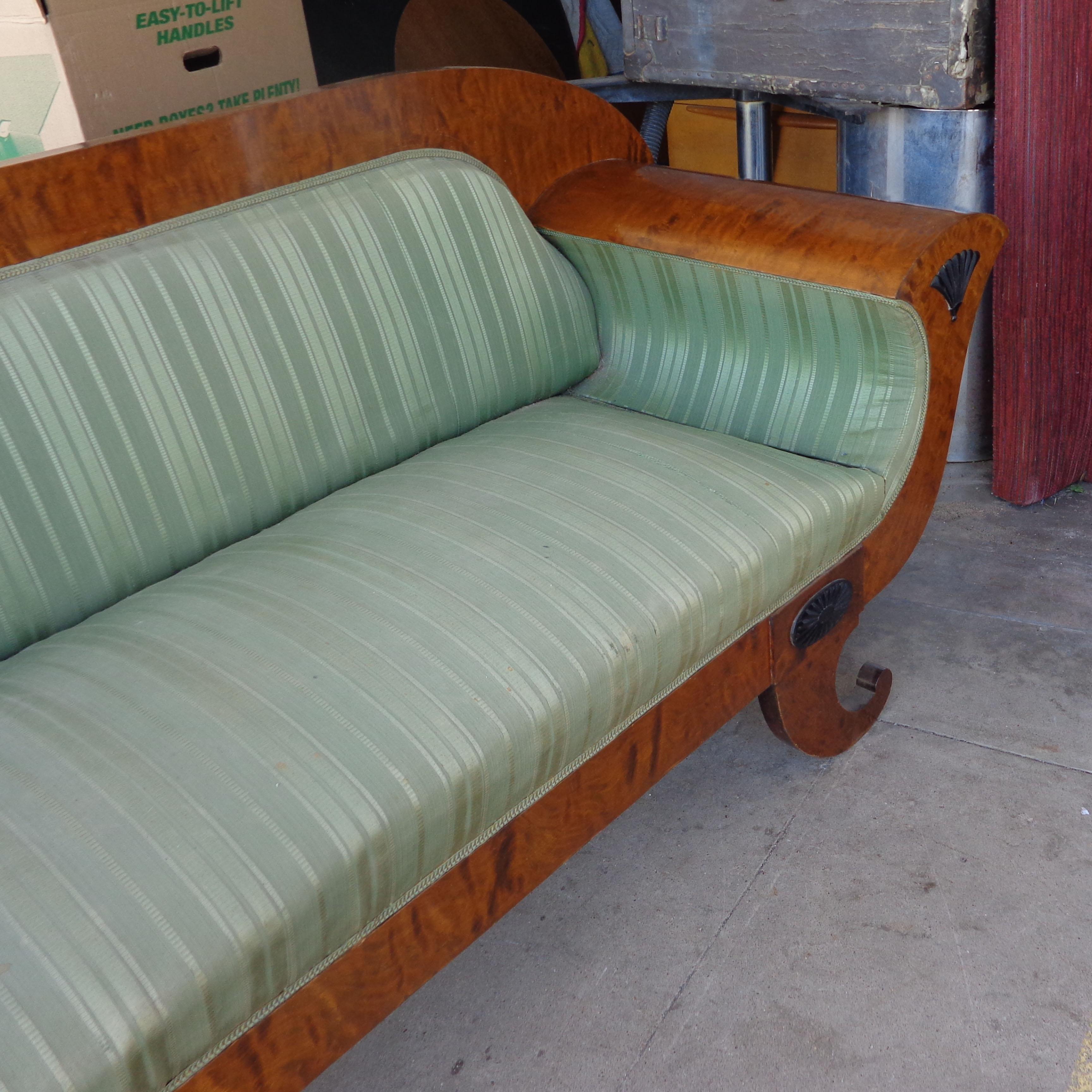 Antique Swedish Biedermeier Burled Sofa In Good Condition In Pasadena, TX
