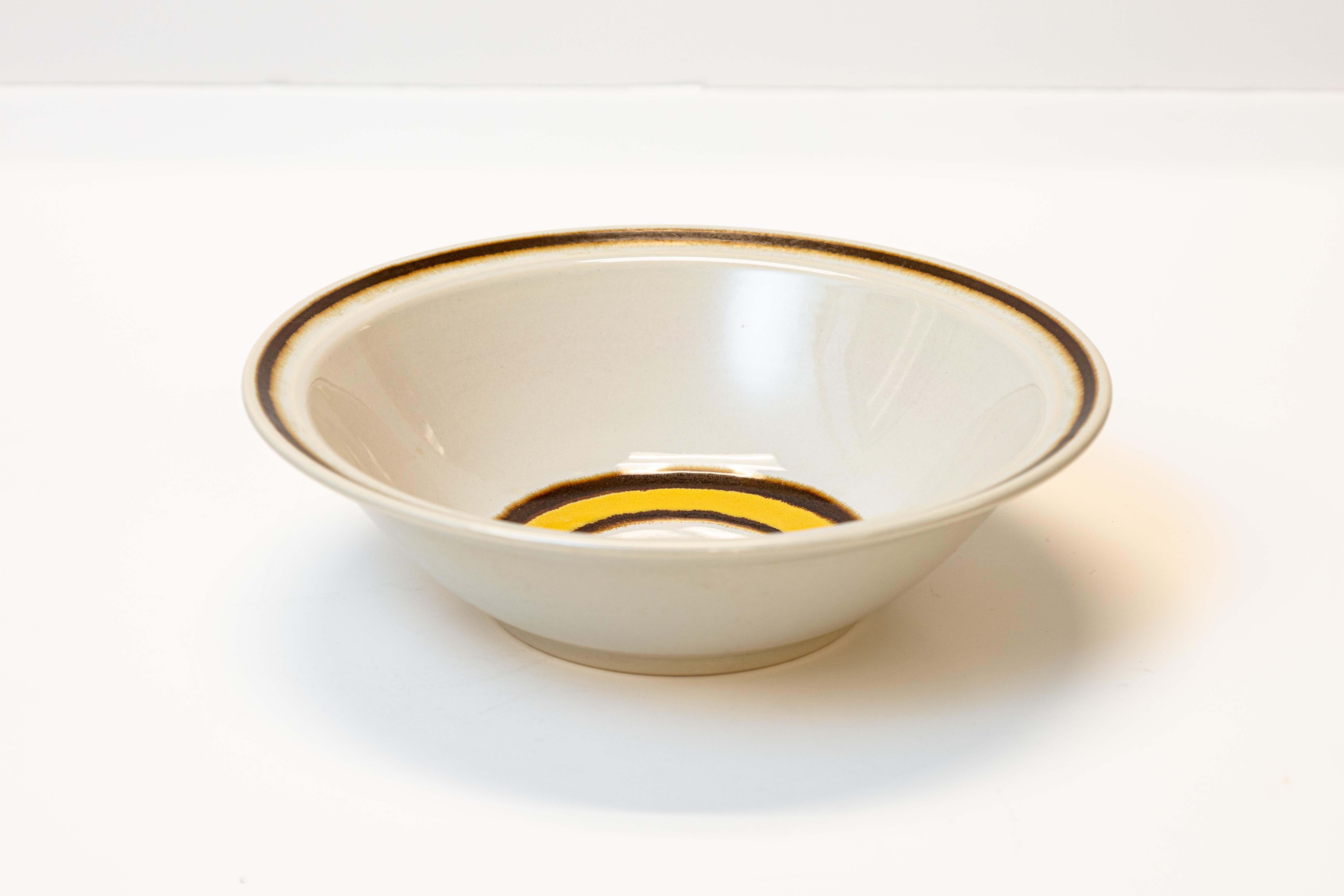 20ième siècle Service de table de 75 pièces Electra Casual Ceram Rondo Gold Japanese Stoneware MCM en vente