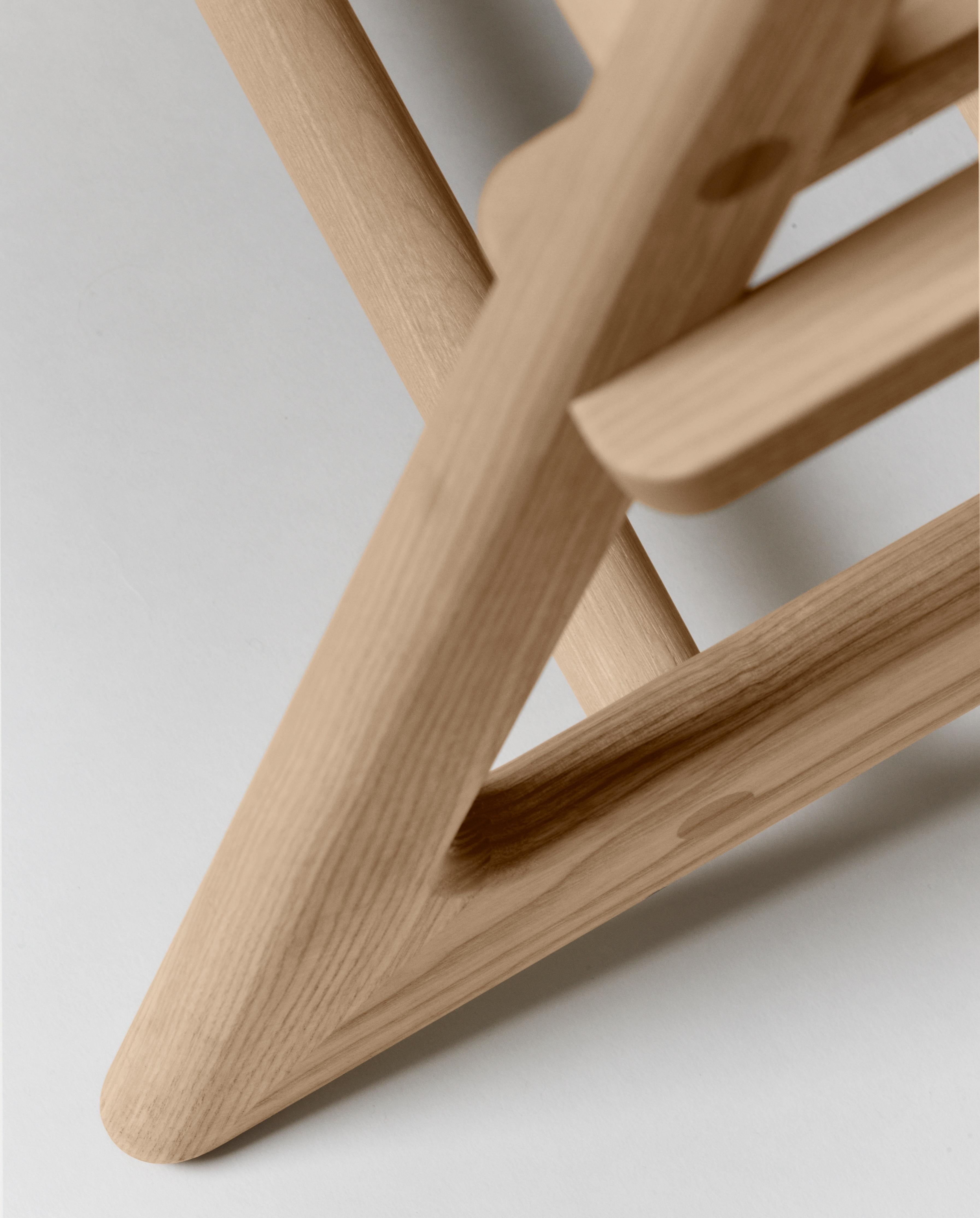 75th Anniversary Edition, The Hunting Chair in Leder Braun / Esche Light Oil im Angebot 4