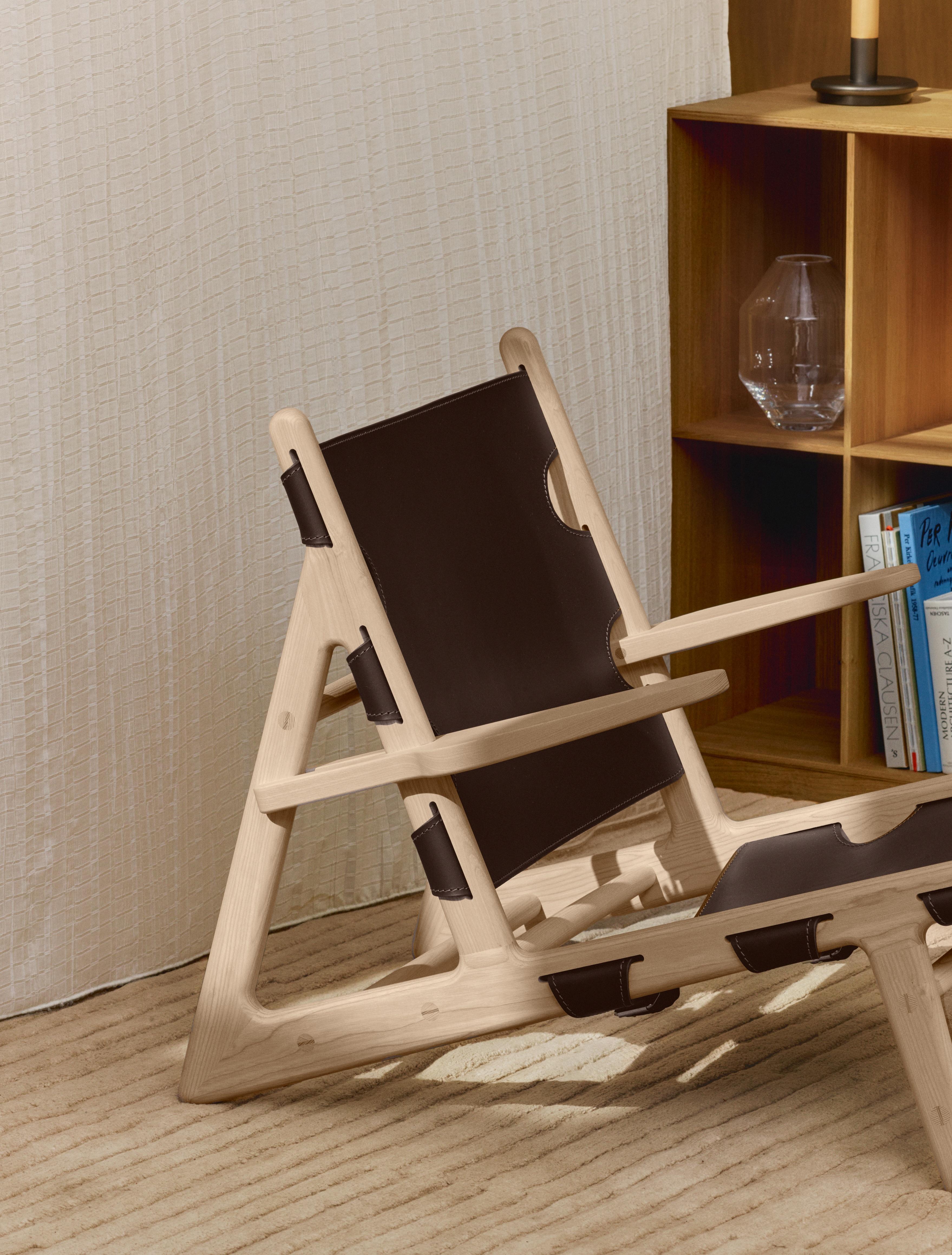 75th Anniversary Edition, The Hunting Chair in Leder Braun / Esche Light Oil im Angebot 8