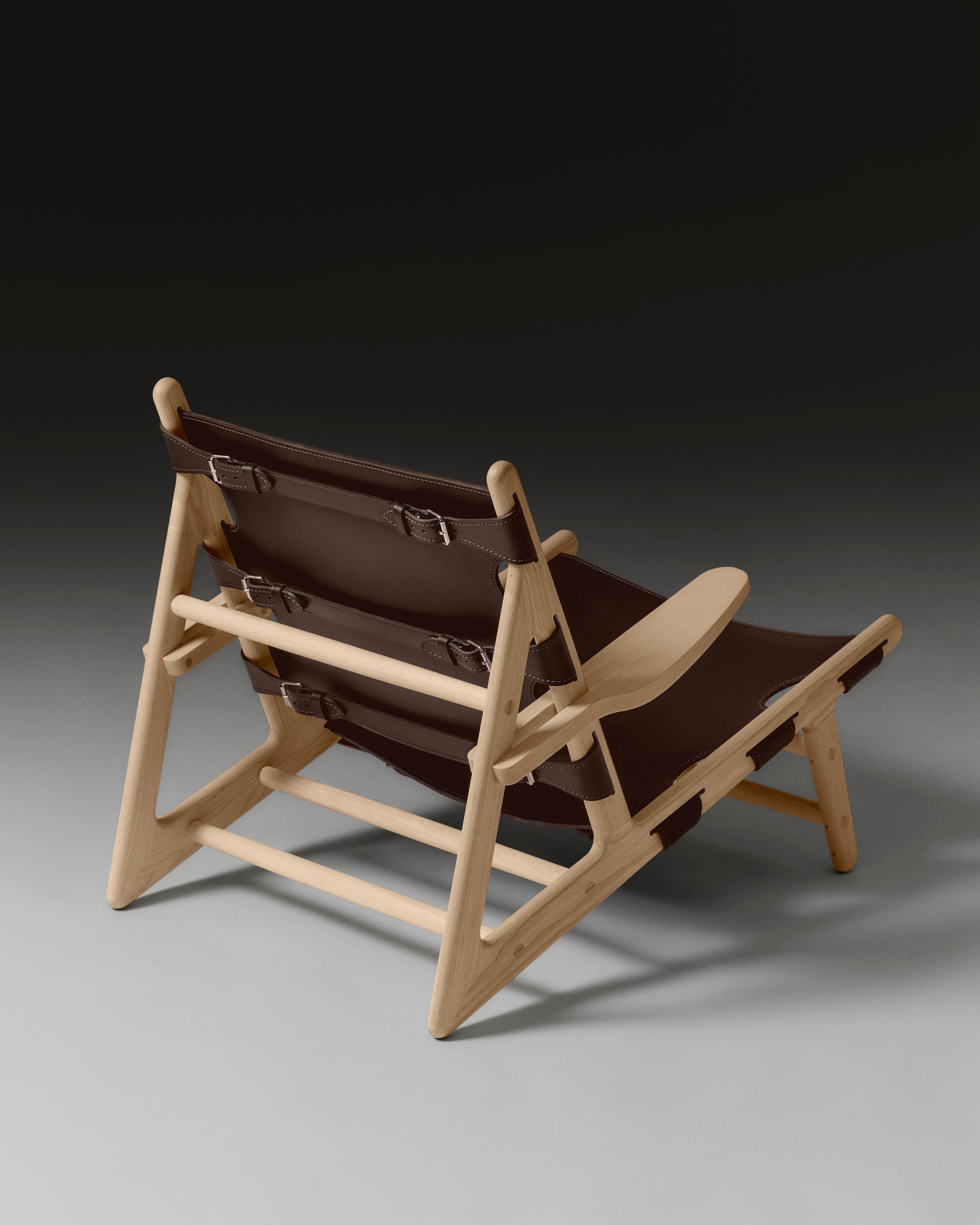 75th Anniversary Edition, The Hunting Chair in Leder Braun / Esche Light Oil im Zustand „Neu“ im Angebot in Dubai, AE