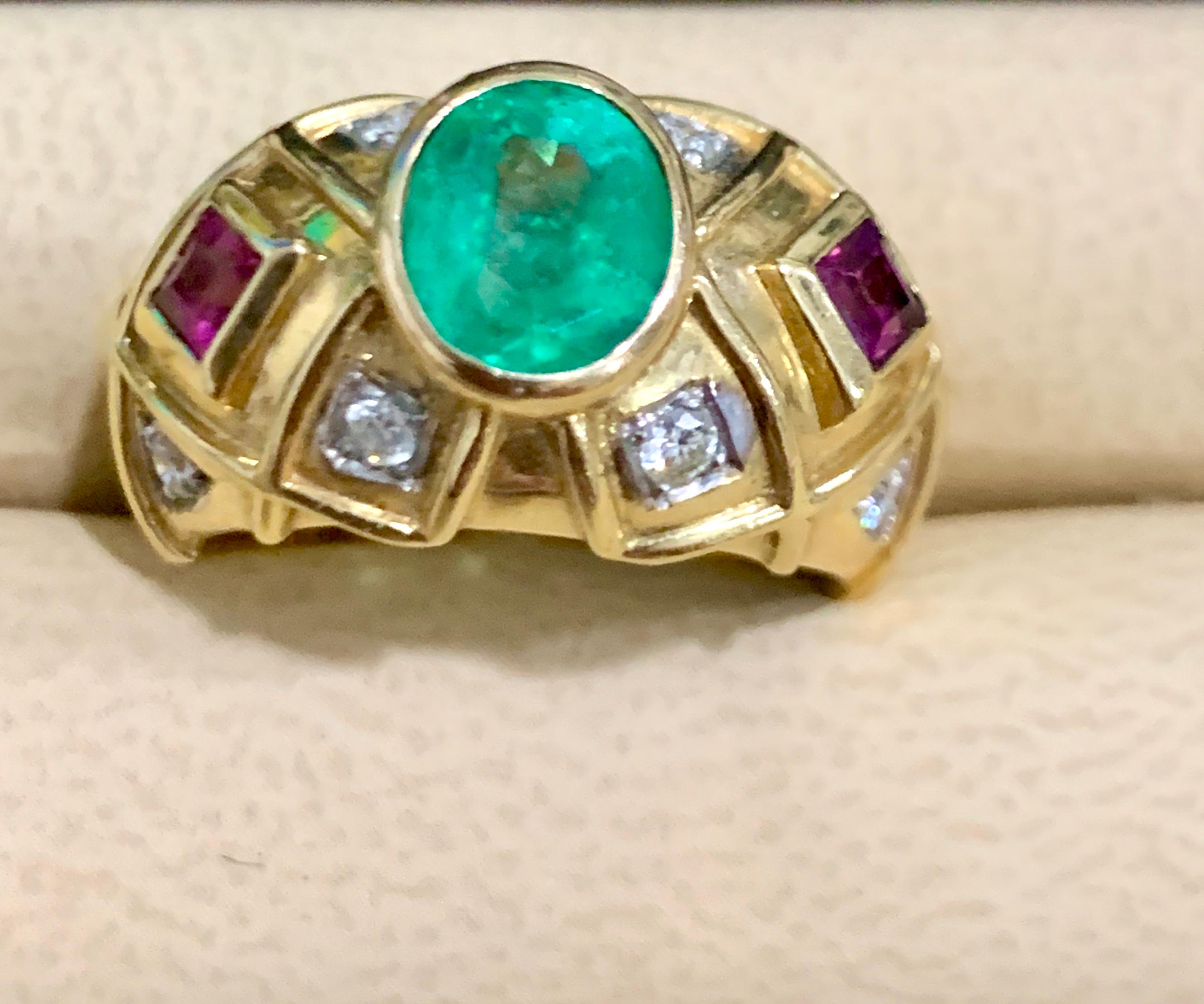 Women's Oval Emerald , Pink Tourmaline  Diamond Ring 18 Karat Yellow Gold,  Size 6.5 For Sale