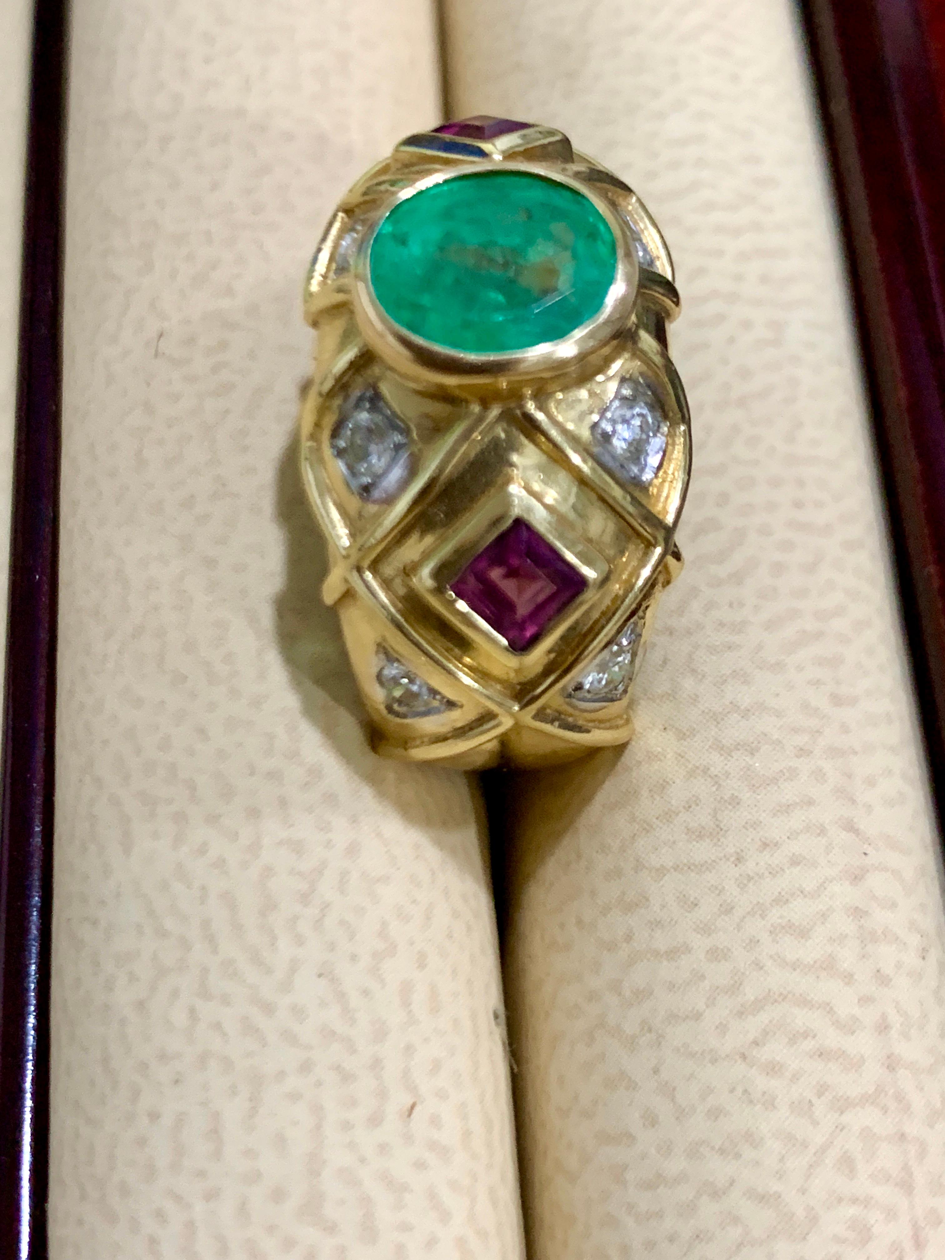 Oval Emerald , Pink Tourmaline  Diamond Ring 18 Karat Yellow Gold,  Size 6.5 For Sale 3