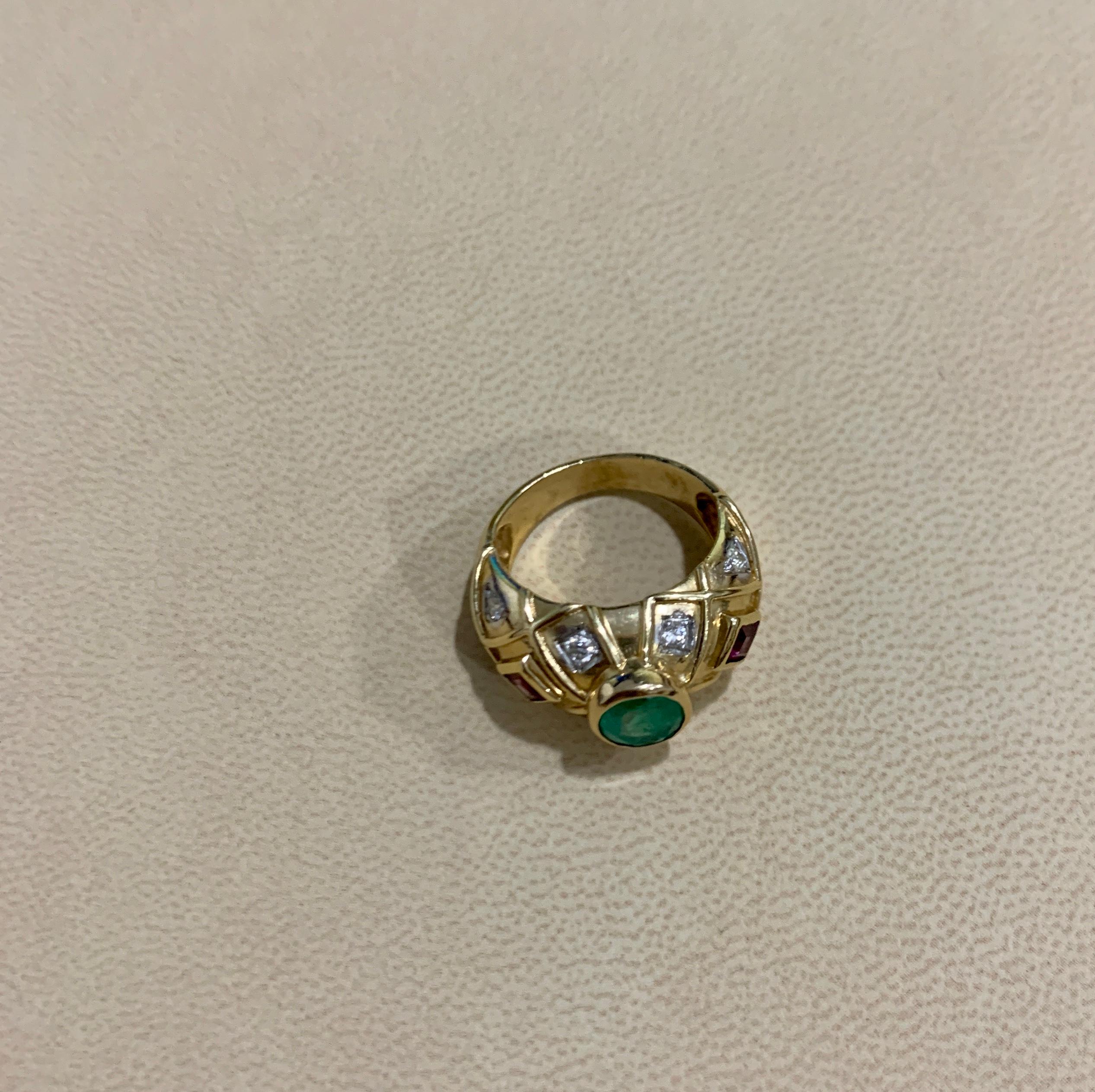 Esmeralda ovalada , Turmalina rosa  Anillo de diamantes de oro amarillo de 18 quilates,  Talla 6.5 en venta 6