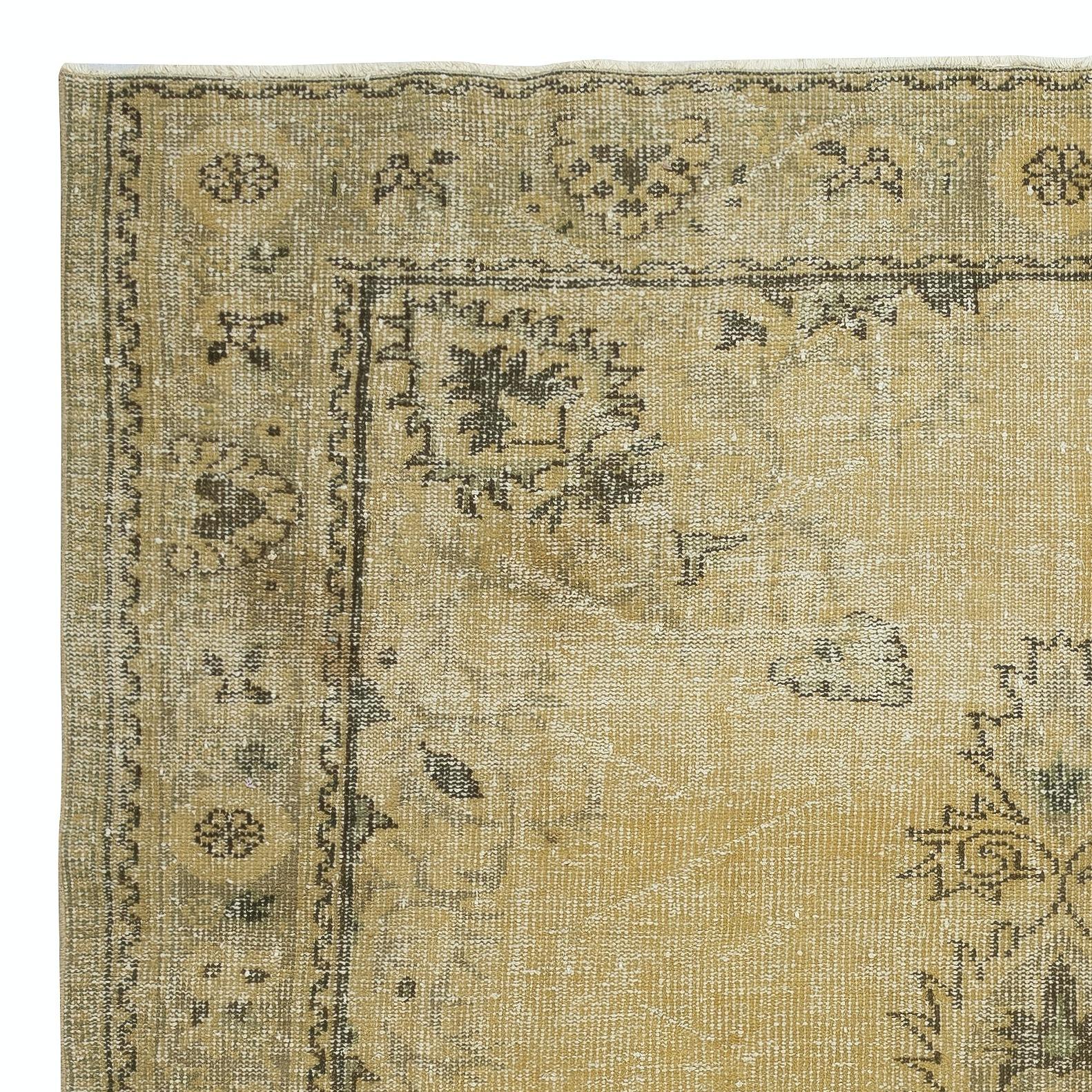 Noué à la main 7.5x10 Ft Vintage Country and Farmhouse Decor Tapis de sol. Tapis turc fait main en vente