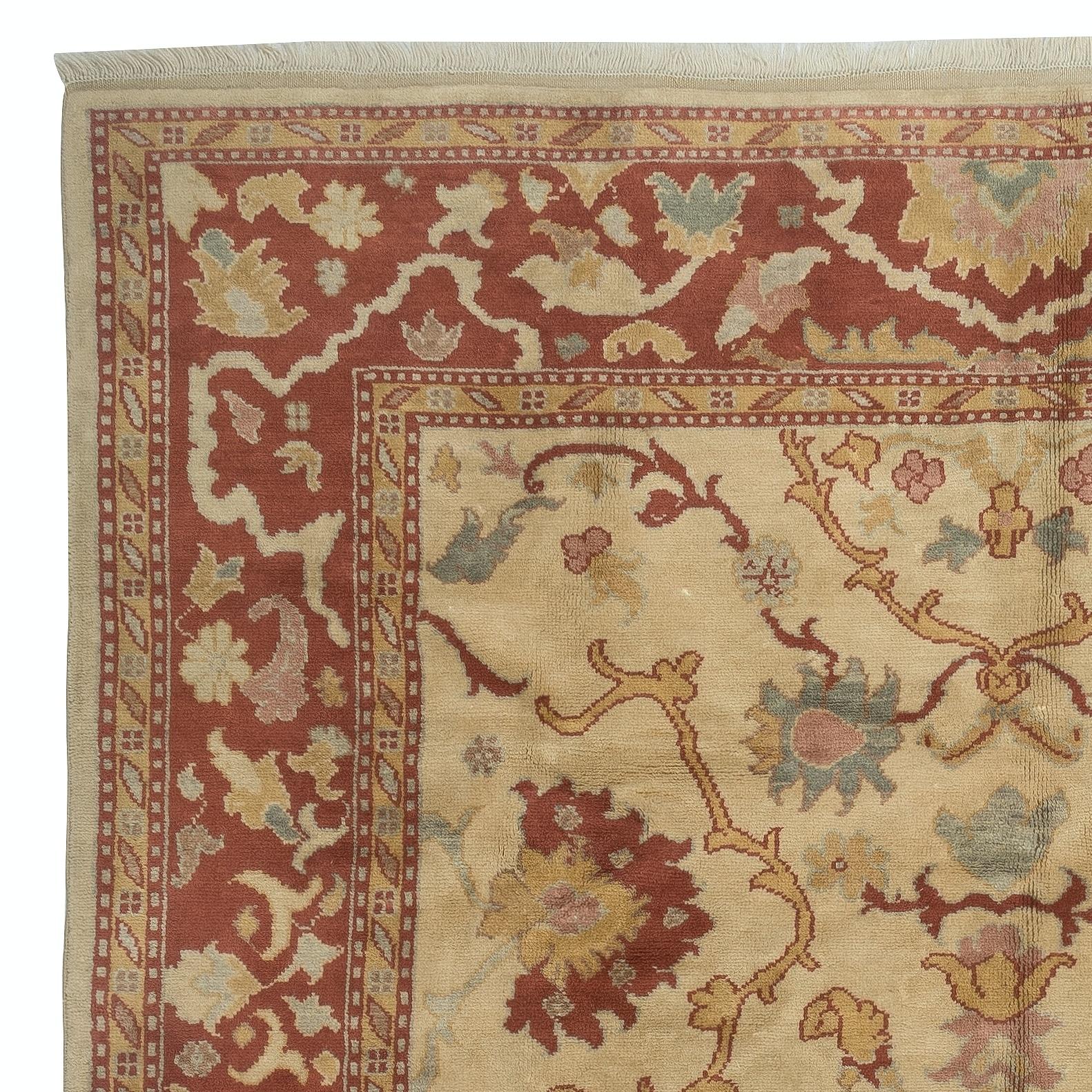 Hand-Knotted 7.5x10.6 Ft Vintage Turkish Oushak Rug. 100% Wool. Excellent Condition For Sale