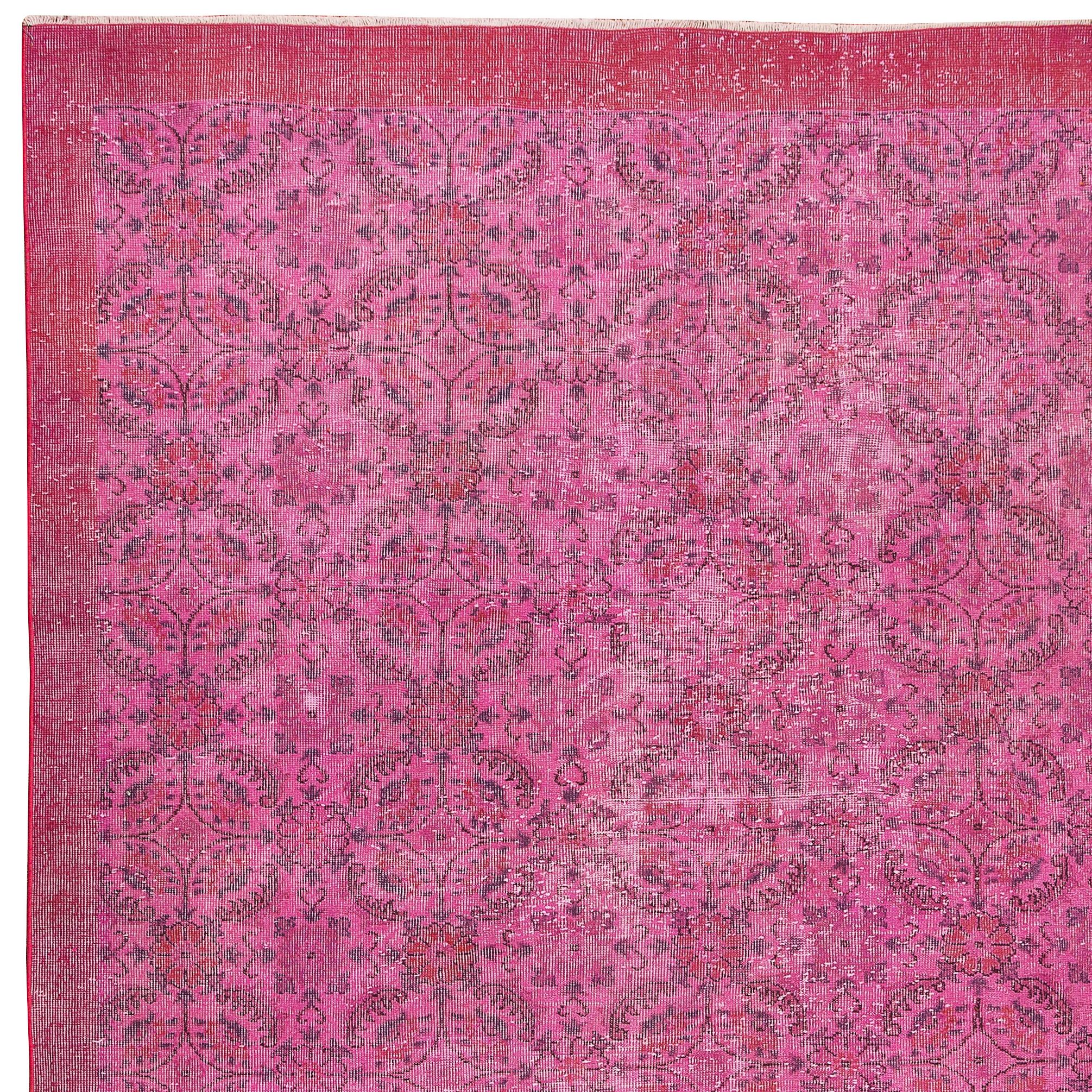 7.5x11 Ft Handmade Floral Wool Area Rug in Pink, Contemporary Turkish Carpet In Good Condition For Sale In Philadelphia, PA