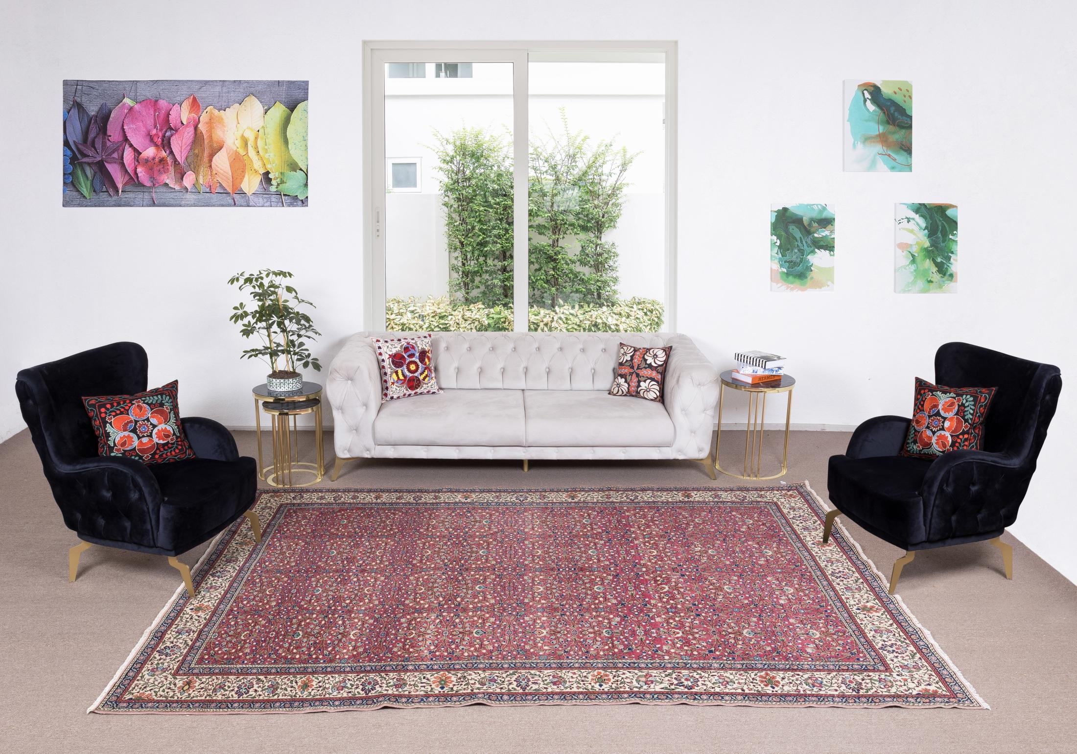 A finely hand-knotted vintage Central Anatolian rug from 1960s. The rug has even low wool pile on cotton foundation. It is heavy and lays flat on the floor, in very good condition with no issues. It has been washed professionally, The rug is sturdy