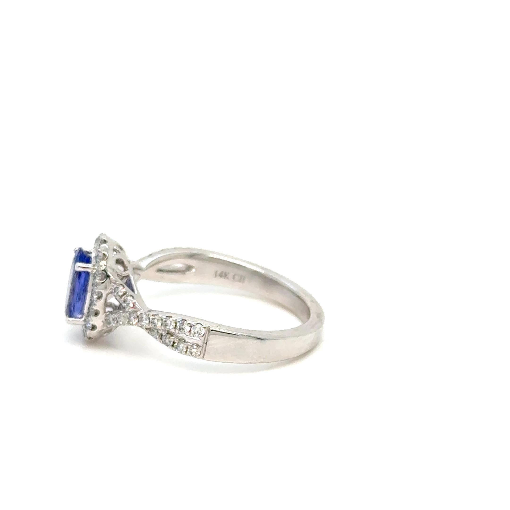 Moderne 7,5X5,5 OV 1,10 carat tanzanite avec 0,41 carat DI 3,47 gMS or blanc 14 carats en vente