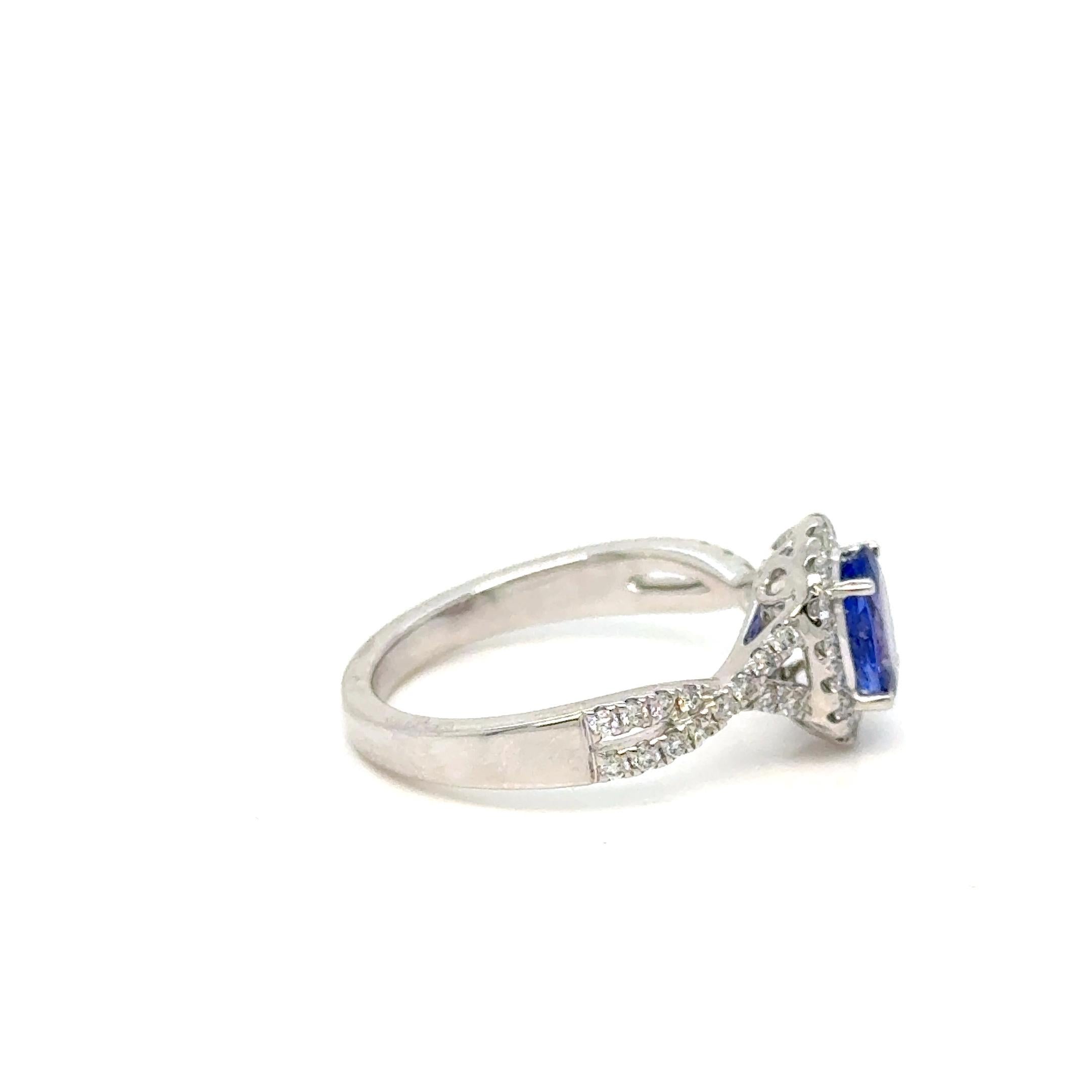 Taille ovale 7,5X5,5 OV 1,10 carat tanzanite avec 0,41 carat DI 3,47 gMS or blanc 14 carats en vente