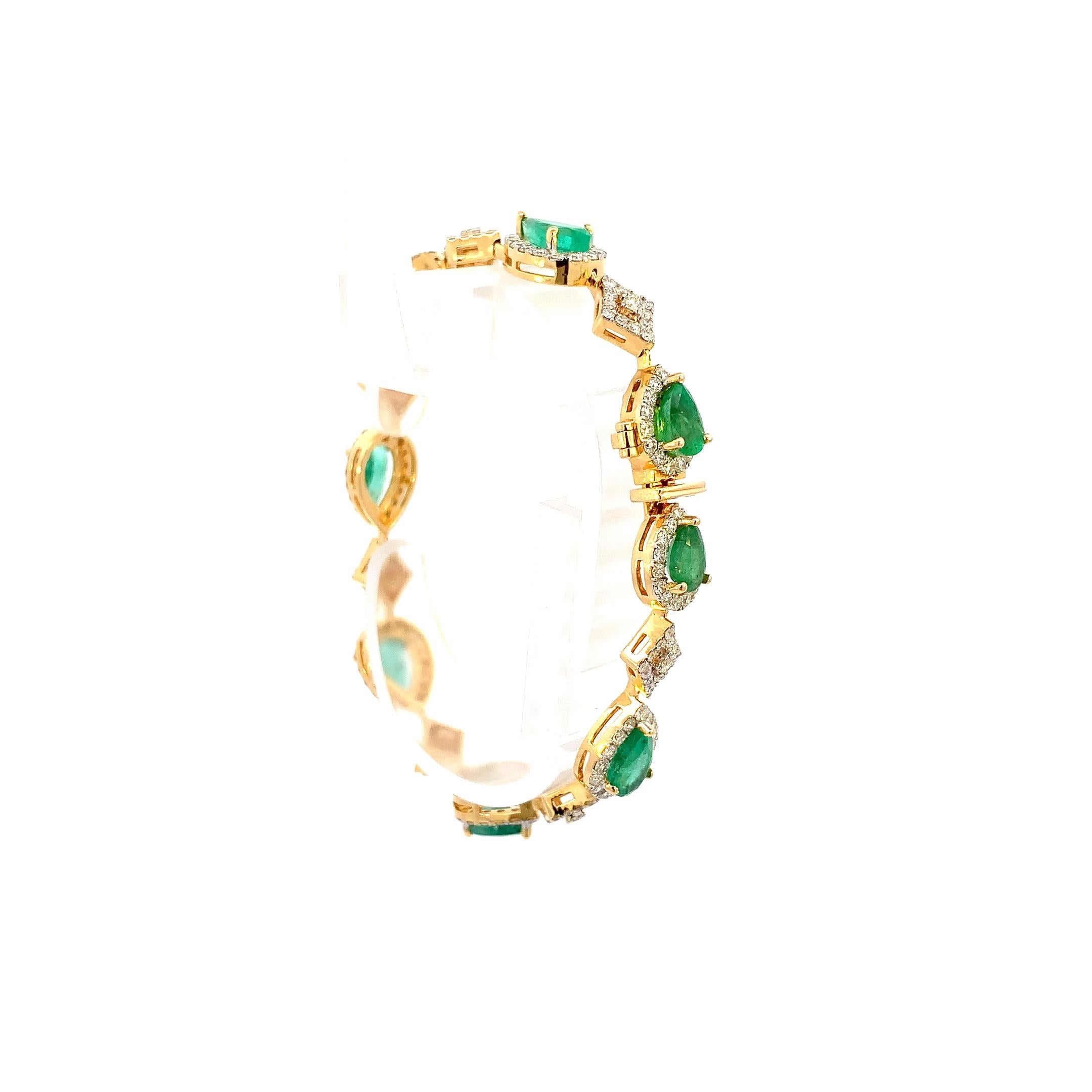 Moderne Bracelet en or 18 carats avec émeraude naturelle de 7,6 carats et diamants de 3,02 carats en vente