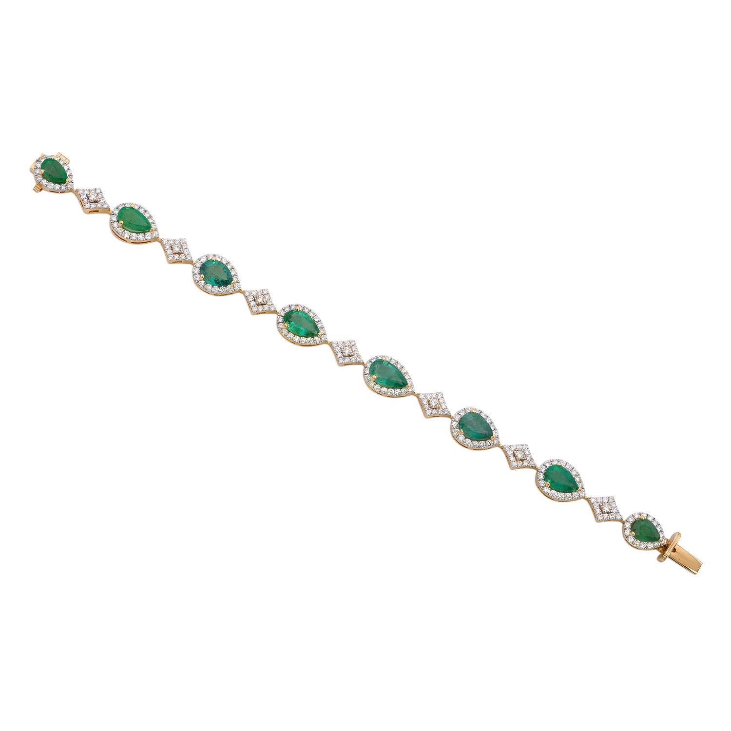 7.6 Carat Natural Emerald & 3.02 Carat Diamond 18K Gold Bracelet For Sale 2