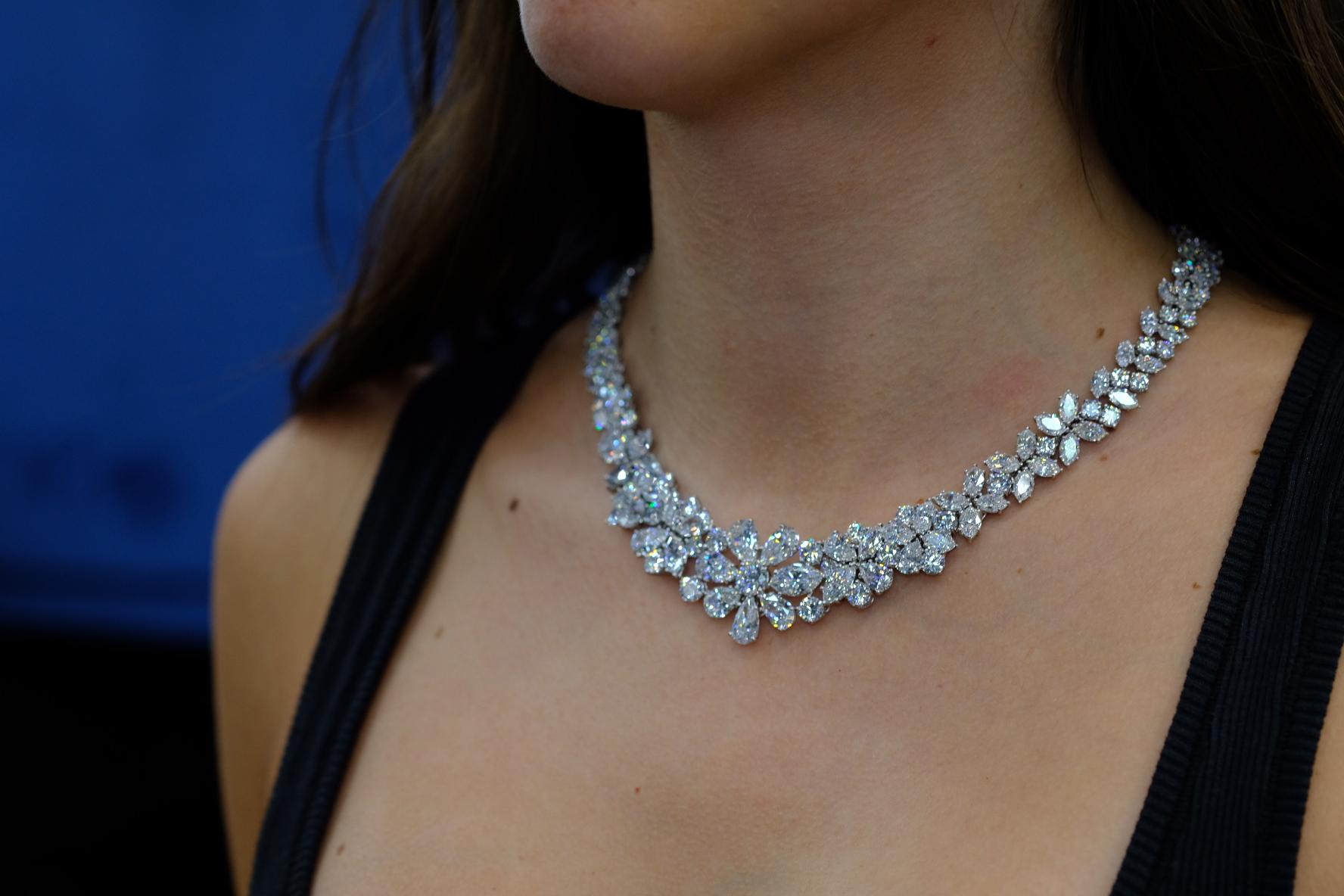 76 Carat Pear Cut, Marquise Cut, and Round Cut Diamond Collar Platinum Necklace In Excellent Condition For Sale In New York, NY
