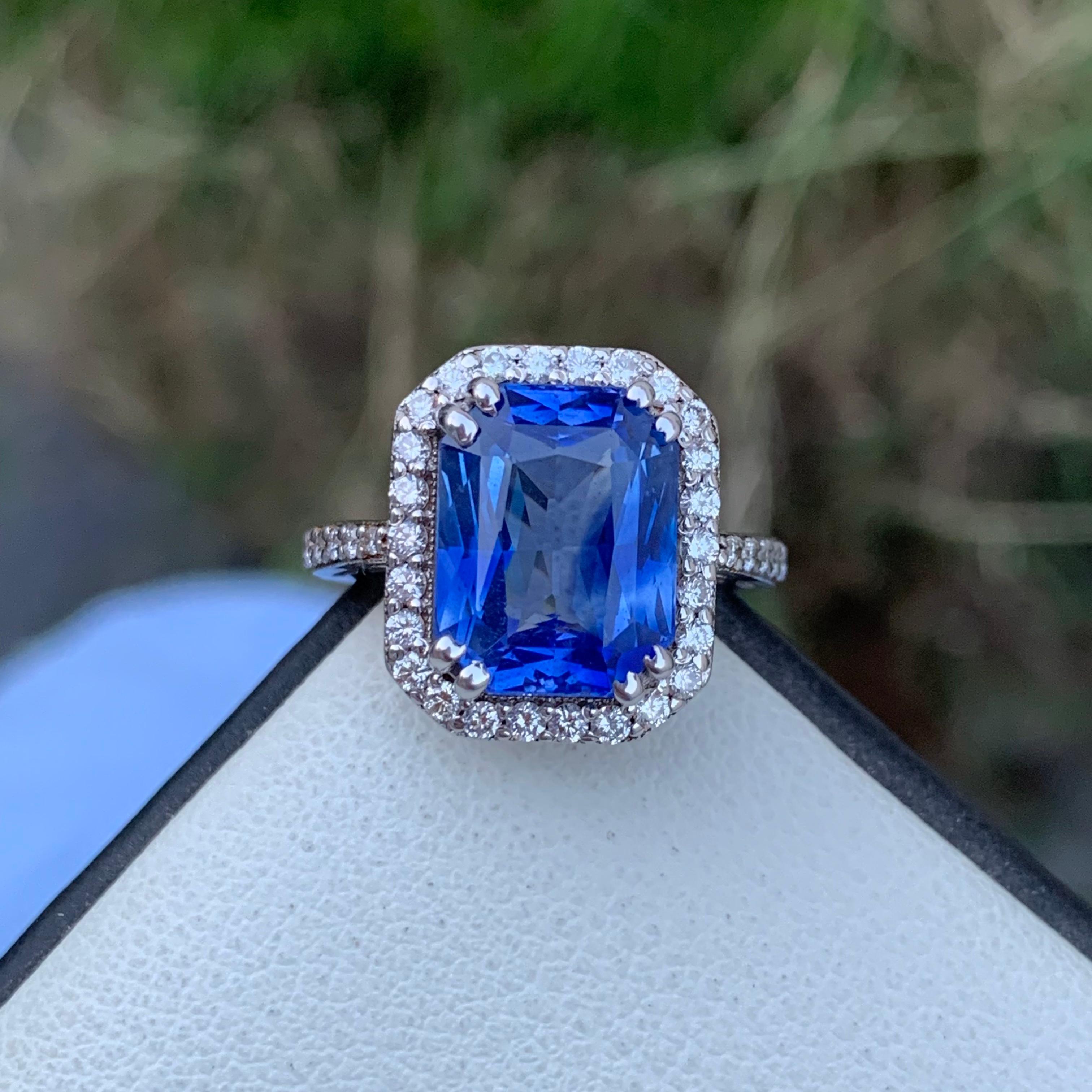 Arts and Crafts 7.6 Gram Certified Royal Blue Sapphire Around Diamond Engagement Ring For Ladies For Sale