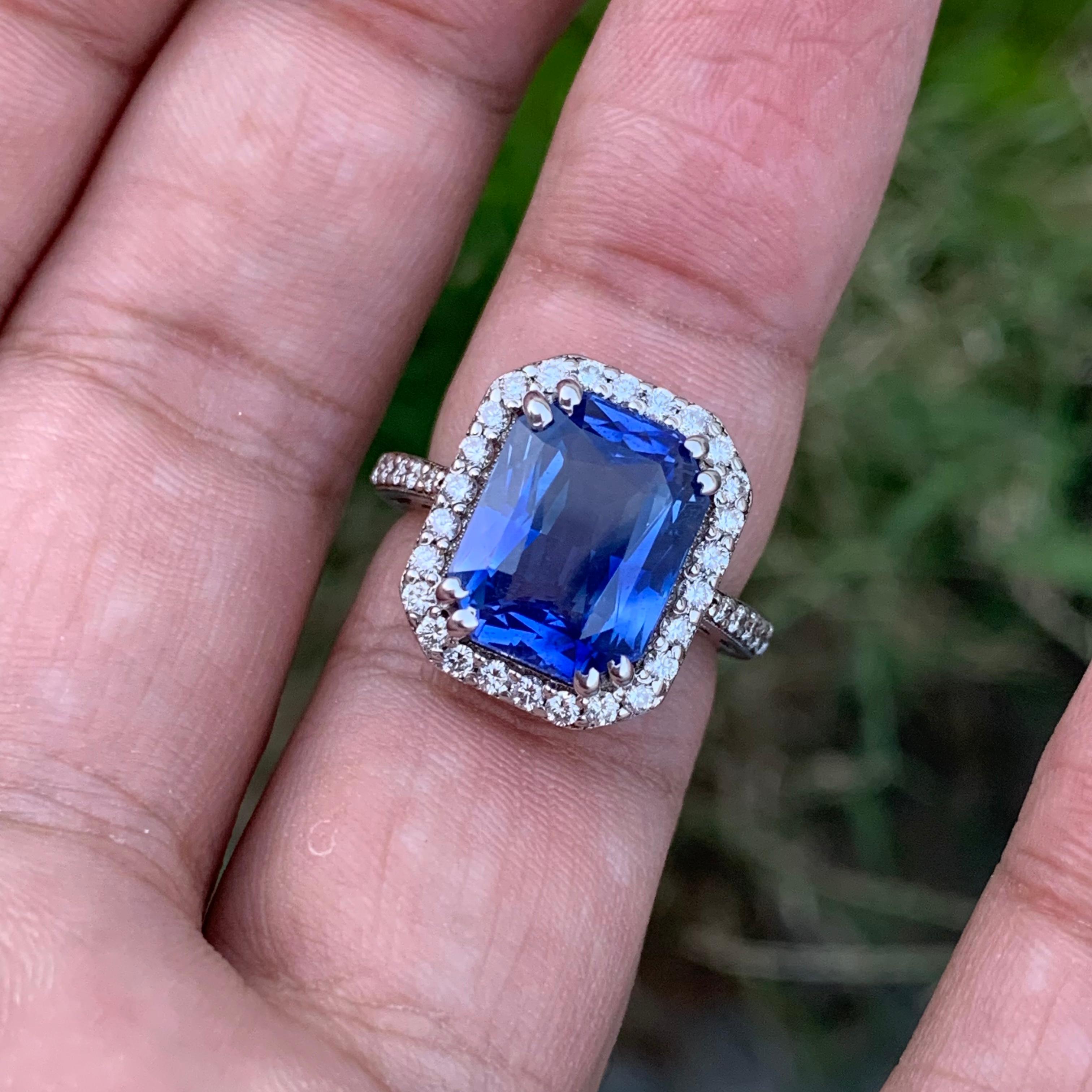 7.6 Gram Certified Royal Blue Sapphire Around Diamond Engagement Ring For Ladies For Sale 1