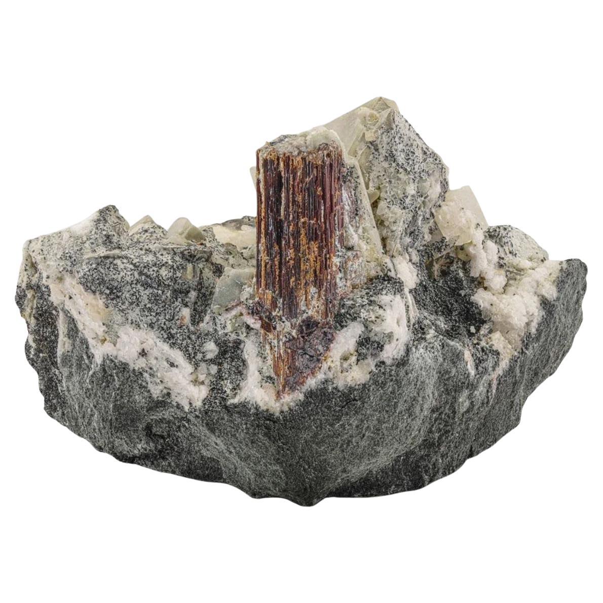 76 grammi di raro cristallo singolo di rutilo marrone su matrice con calcite dal Pakistan