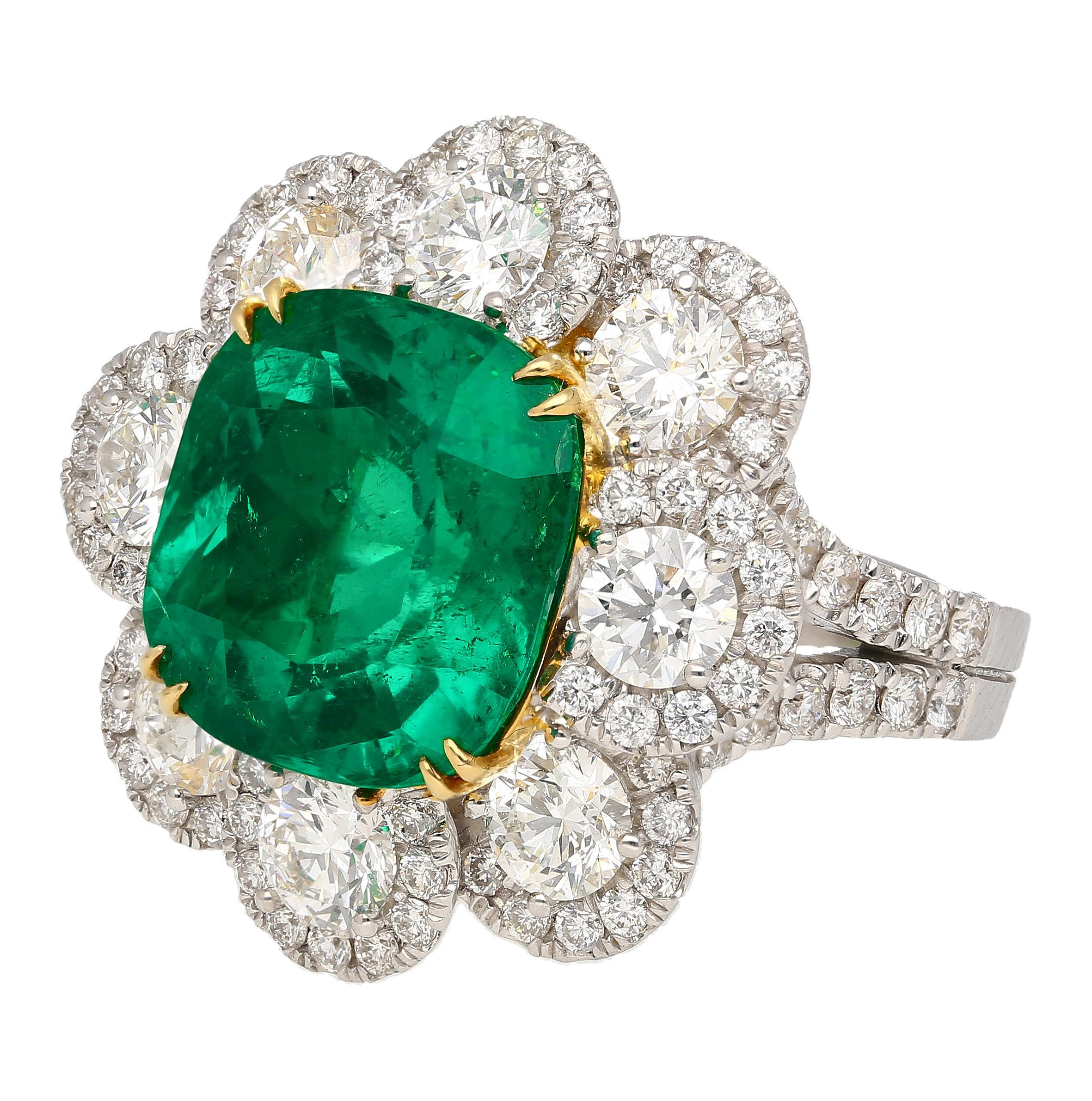 7.60 Carat Colombian Emerald GRS Certified Cushion Cut Minor Oil Diamond 18 Ring In New Condition For Sale In Miami, FL