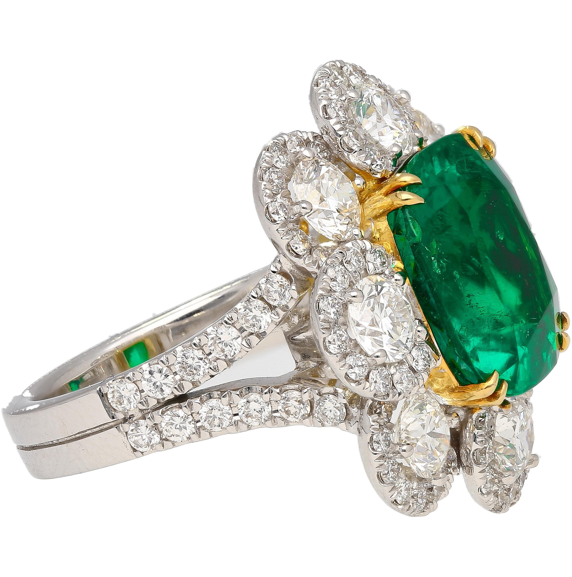 Women's or Men's 7.60 Carat Colombian Emerald GRS Certified Cushion Cut Minor Oil Diamond 18 Ring For Sale