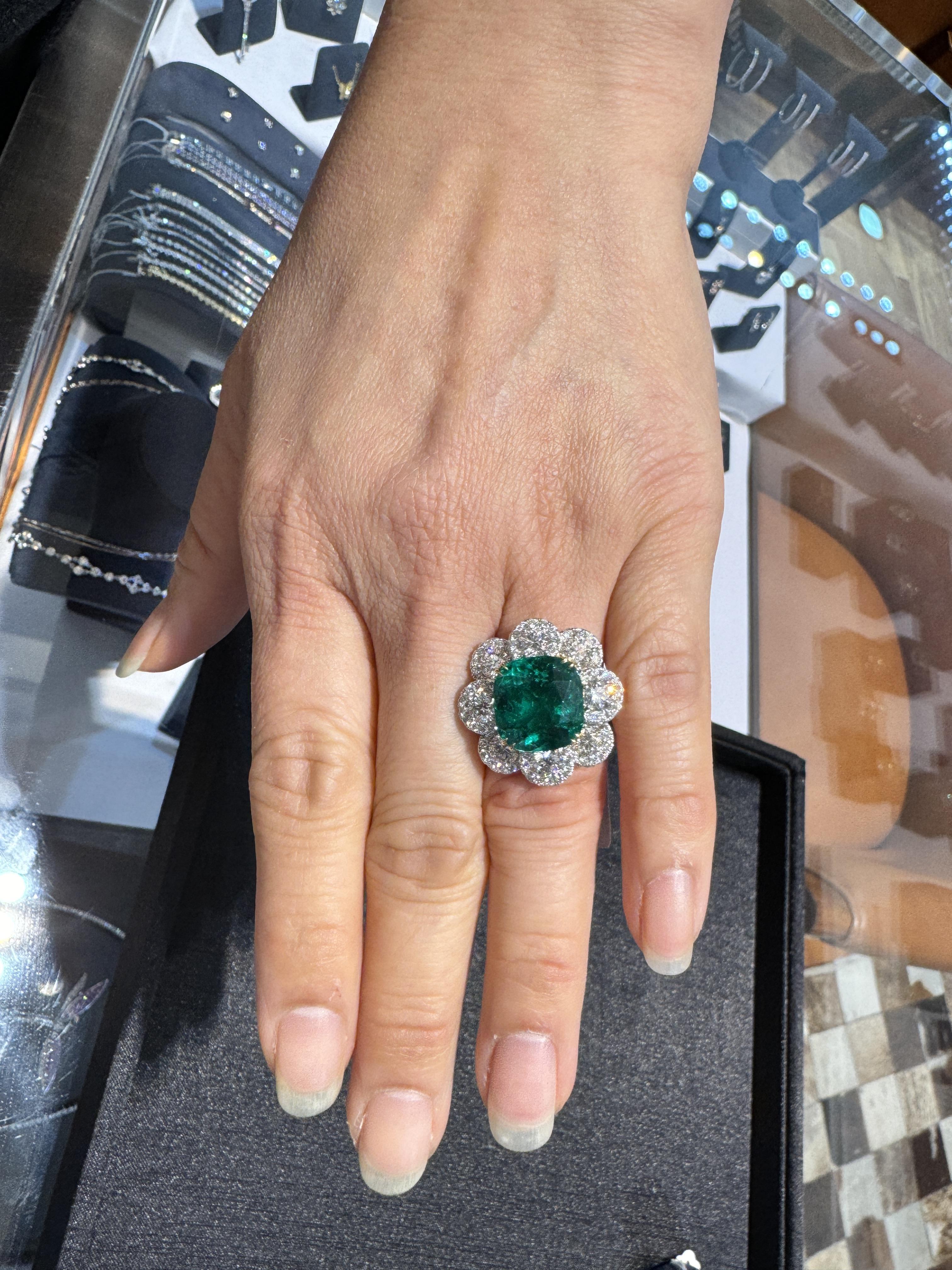7,60 Karat kolumbianischer Smaragd GRS zertifizierter Kissenschliff Minor Oil Diamant 18 Ring im Angebot 3