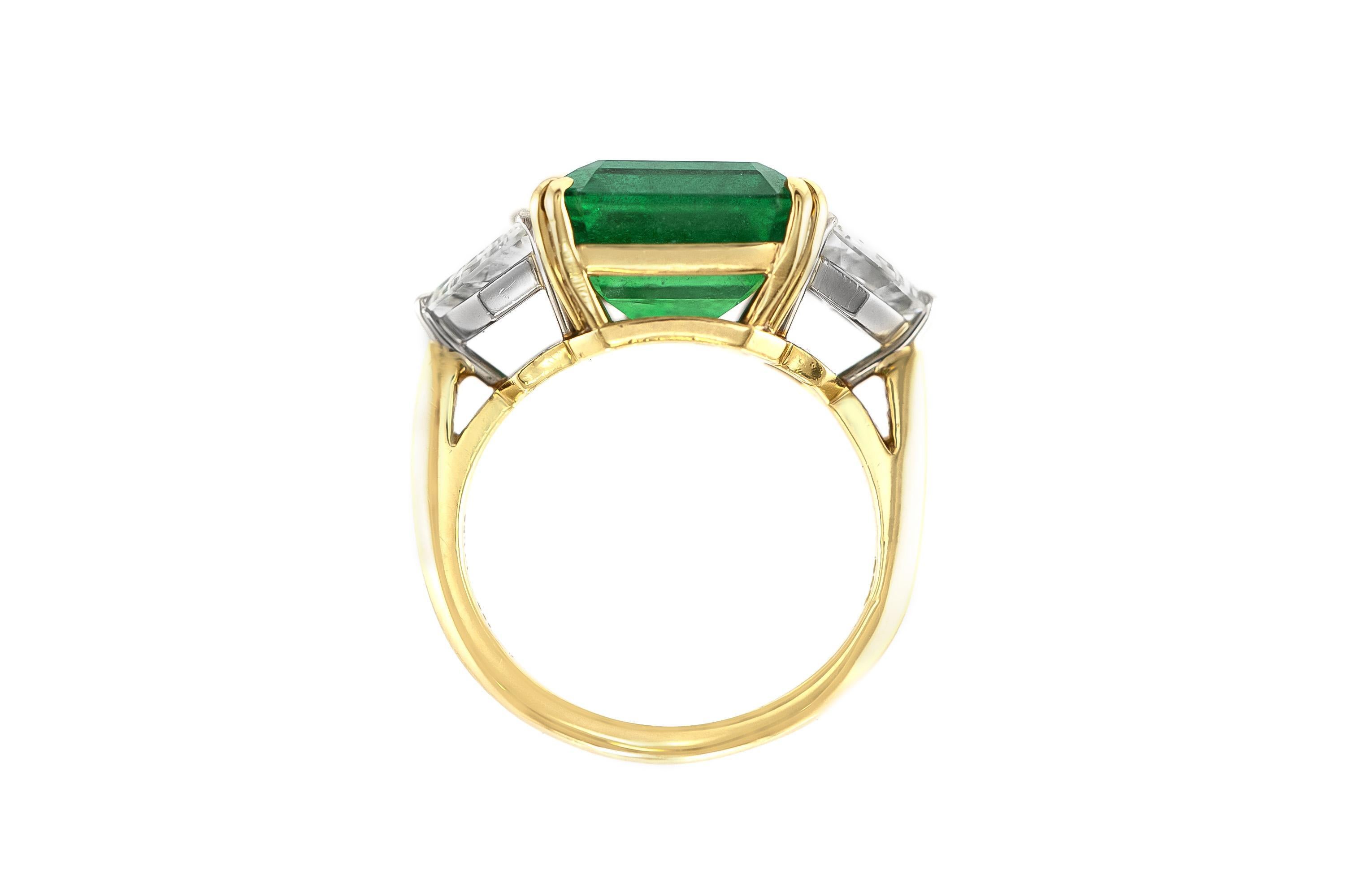Emerald Cut 7.60 Carat Emerald and 1.30 Carat Shield cut Diamonds Ring For Sale
