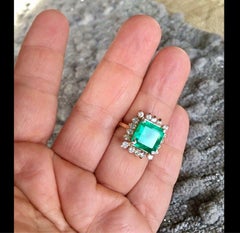 Anello con smeraldo colombiano naturale e diamanti da 7,60 carati