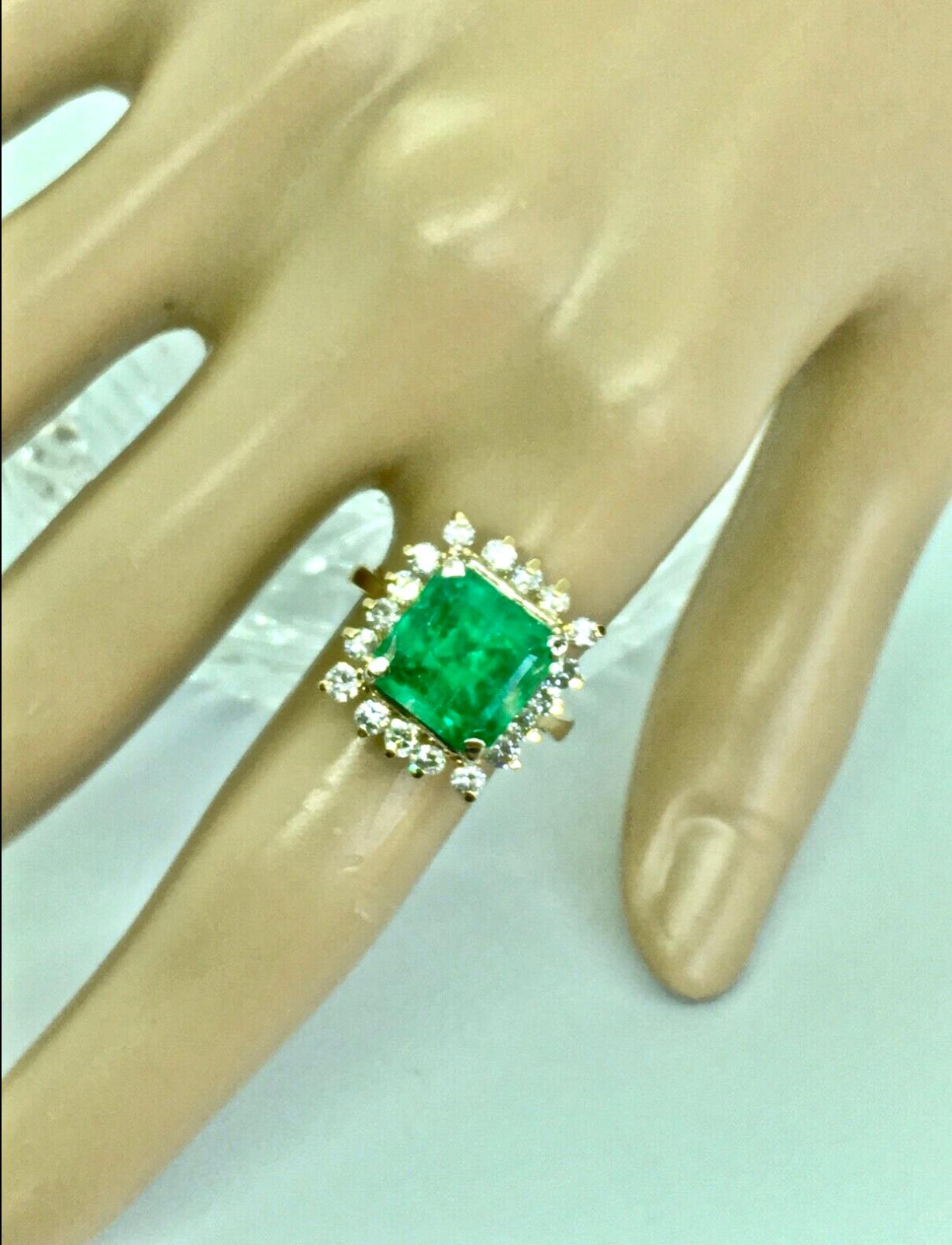 Women's 7.60 Carat Natural Colombian Emerald and Diamond Ring For Sale