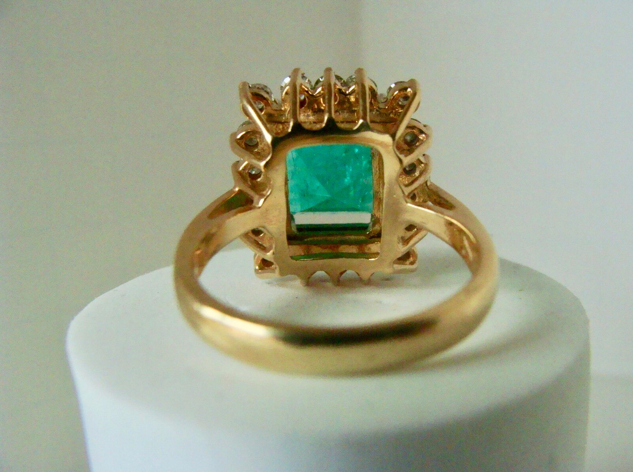 7.60 Carat Natural Colombian Emerald and Diamond Ring For Sale 4