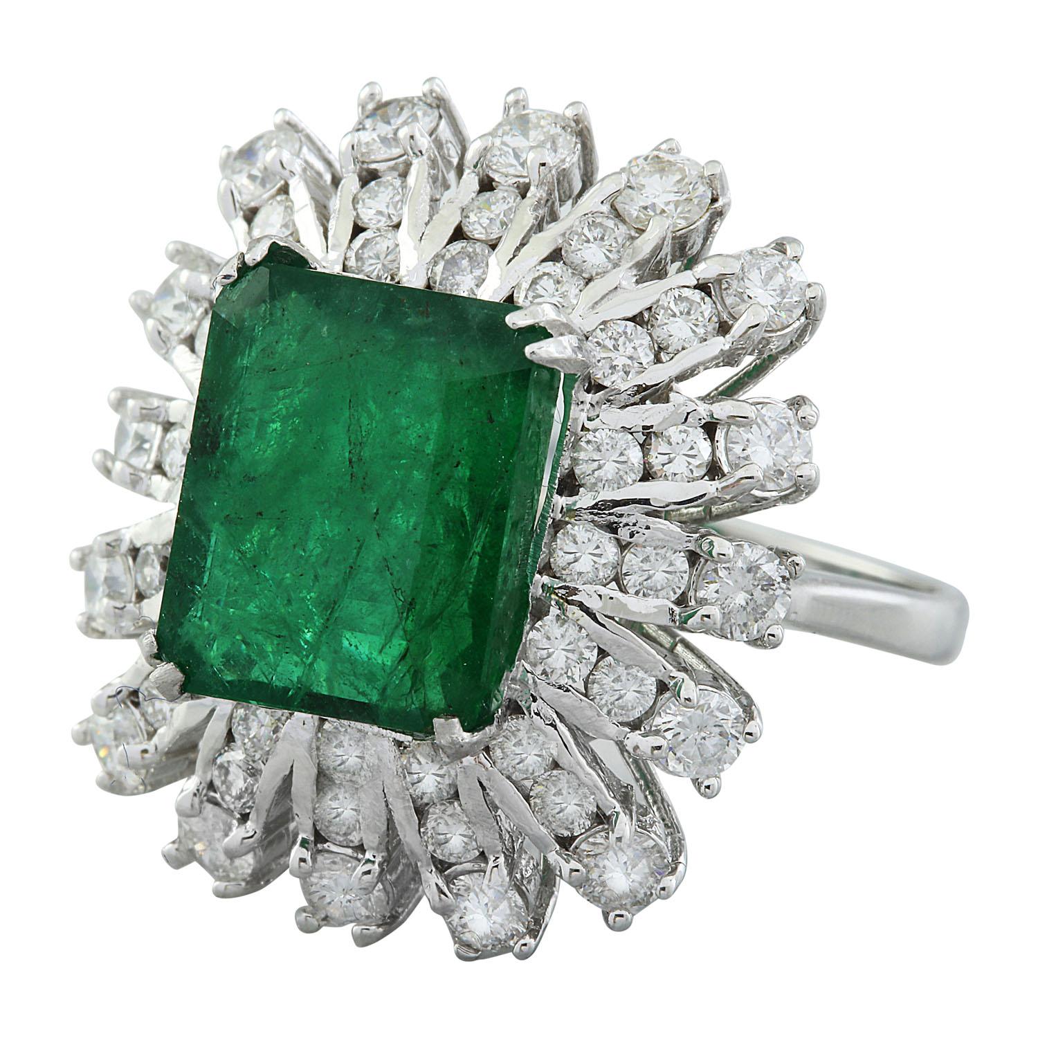 7.60 Carat Natural Emerald 14 Karat Solid White Gold Diamond Ring In New Condition For Sale In Los Angeles, CA