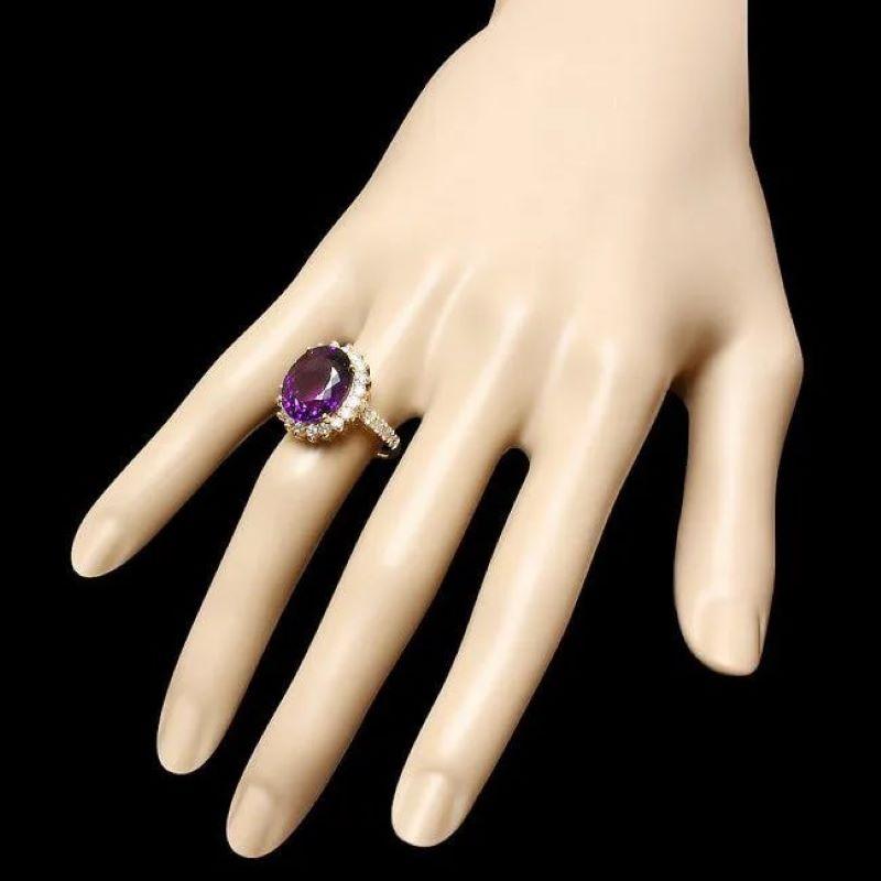 7.60 Carats Natural Amethyst and Diamond 14K Solid Yellow Gold Ring In New Condition For Sale In Los Angeles, CA