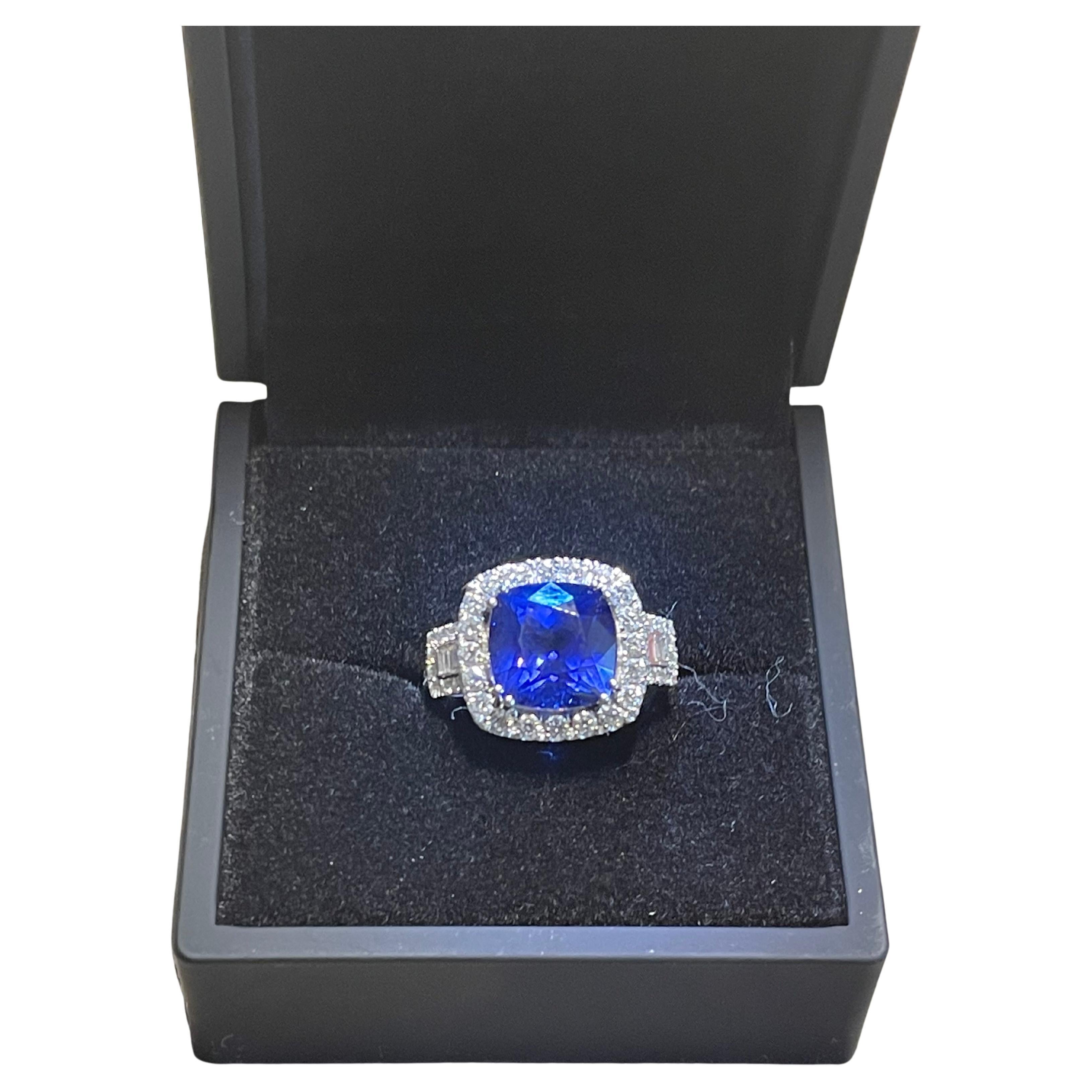 7.60 ctw AAAA/Block D Tanzanite and E-F/VS-VS1 Diamond Platinum Cocktail Ring For Sale