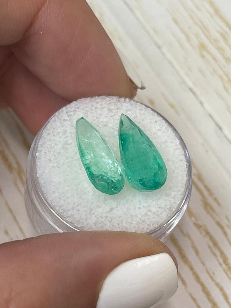 7.60tcw 15x8 Pear-Cut Matching Colombian Emeralds - Genuine Loose Gems In New Condition For Sale In Jupiter, FL