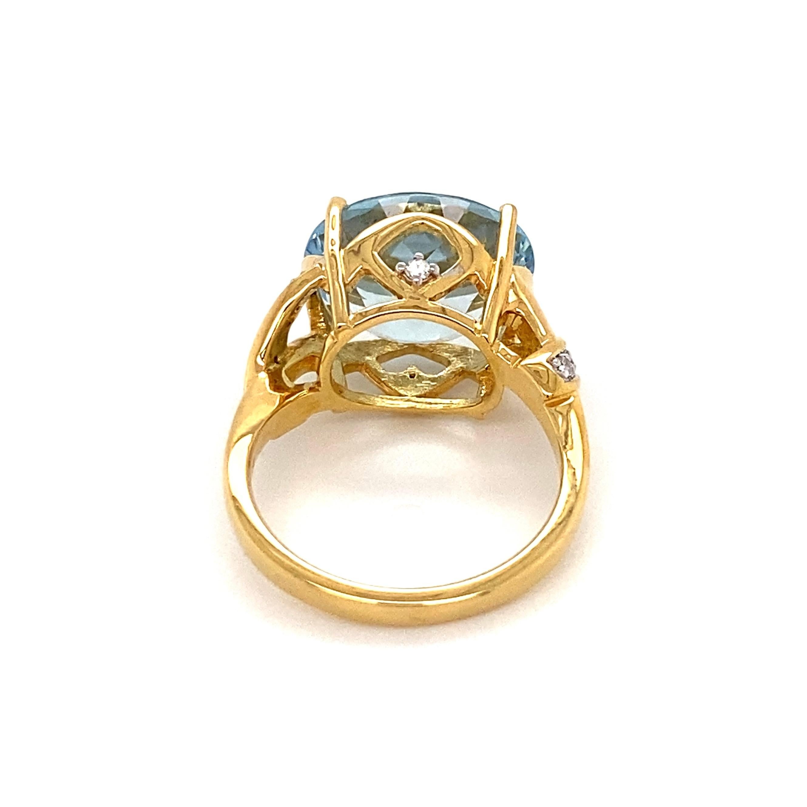 7.61 Carat Aquamarine and Diamond Art Deco Revival Gold Ring In Excellent Condition For Sale In Montreal, QC