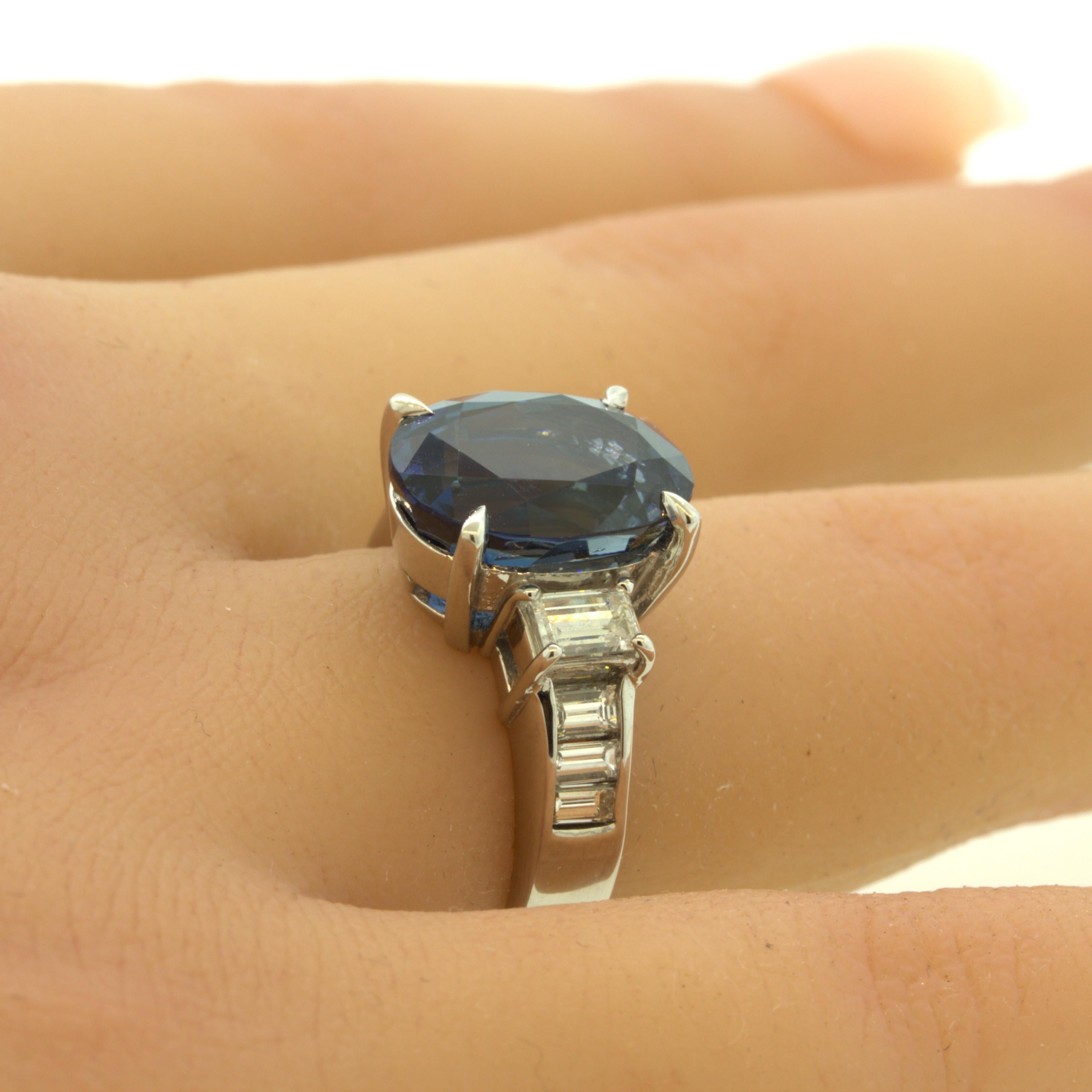 Platinring 7,61 Karat unbehandelter blauer Saphir und Diamant, GIA-zertifiziert Damen im Angebot