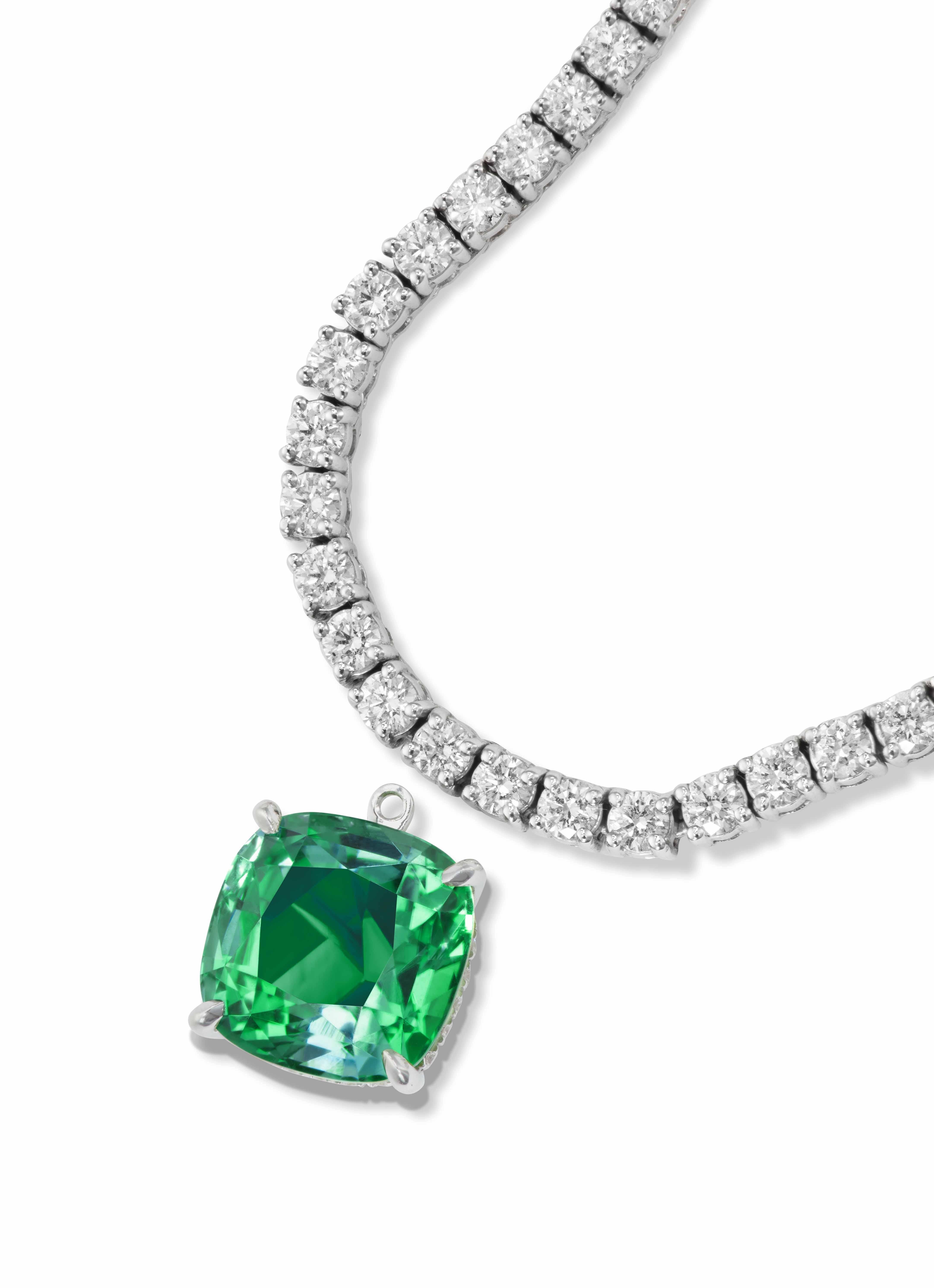 Diamant-Tennis-Halskette mit abnehmbarem 7,61 Karat grünem Turmalin-Anhänger (Moderne) im Angebot
