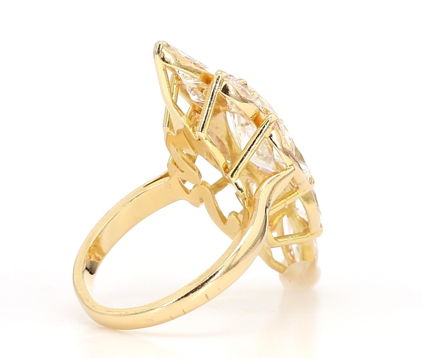 Women's or Men's 7.62 Carat Pear-Cut Diamond Shuttle Ring in 18K Gold For Sale