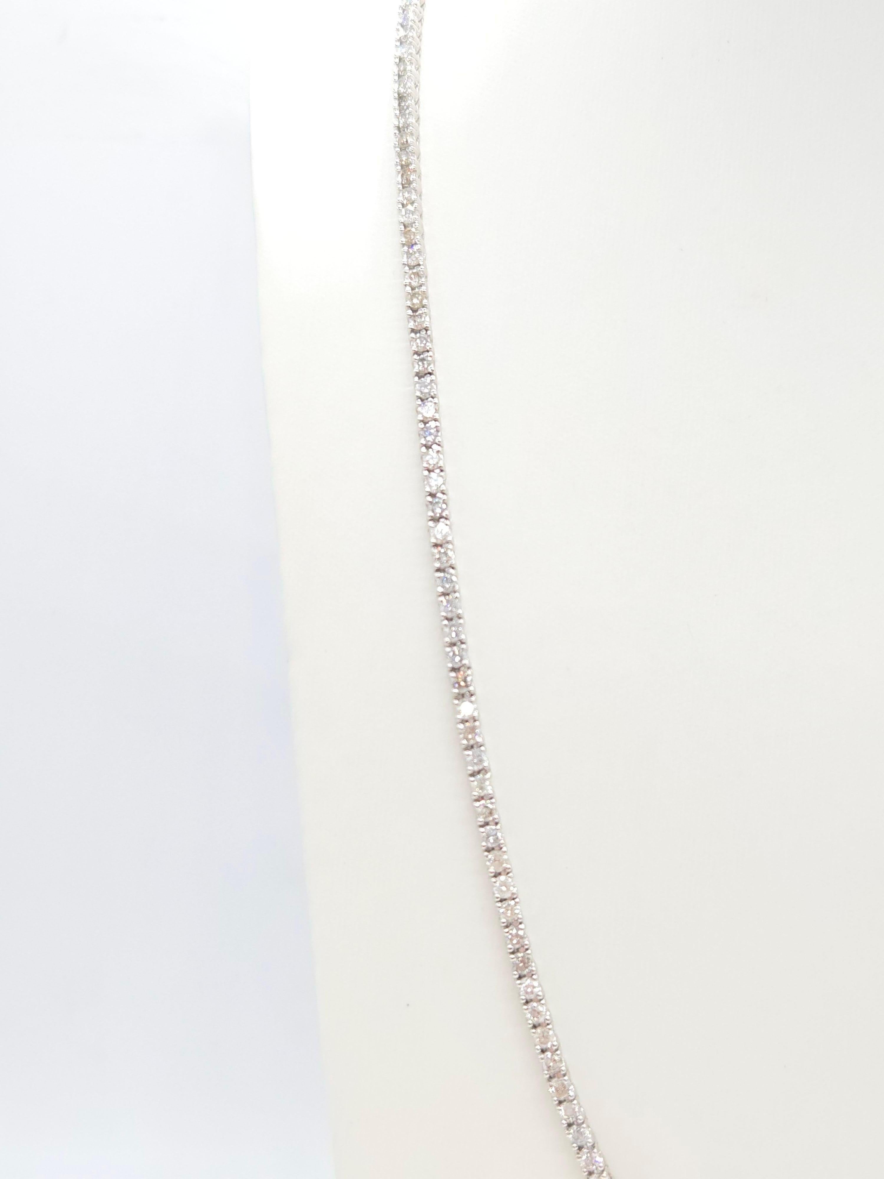 Taglio rotondo 7.62 Carat Round Natural Diamond Tennis Necklace 14 Karat White Gold 16'' in vendita