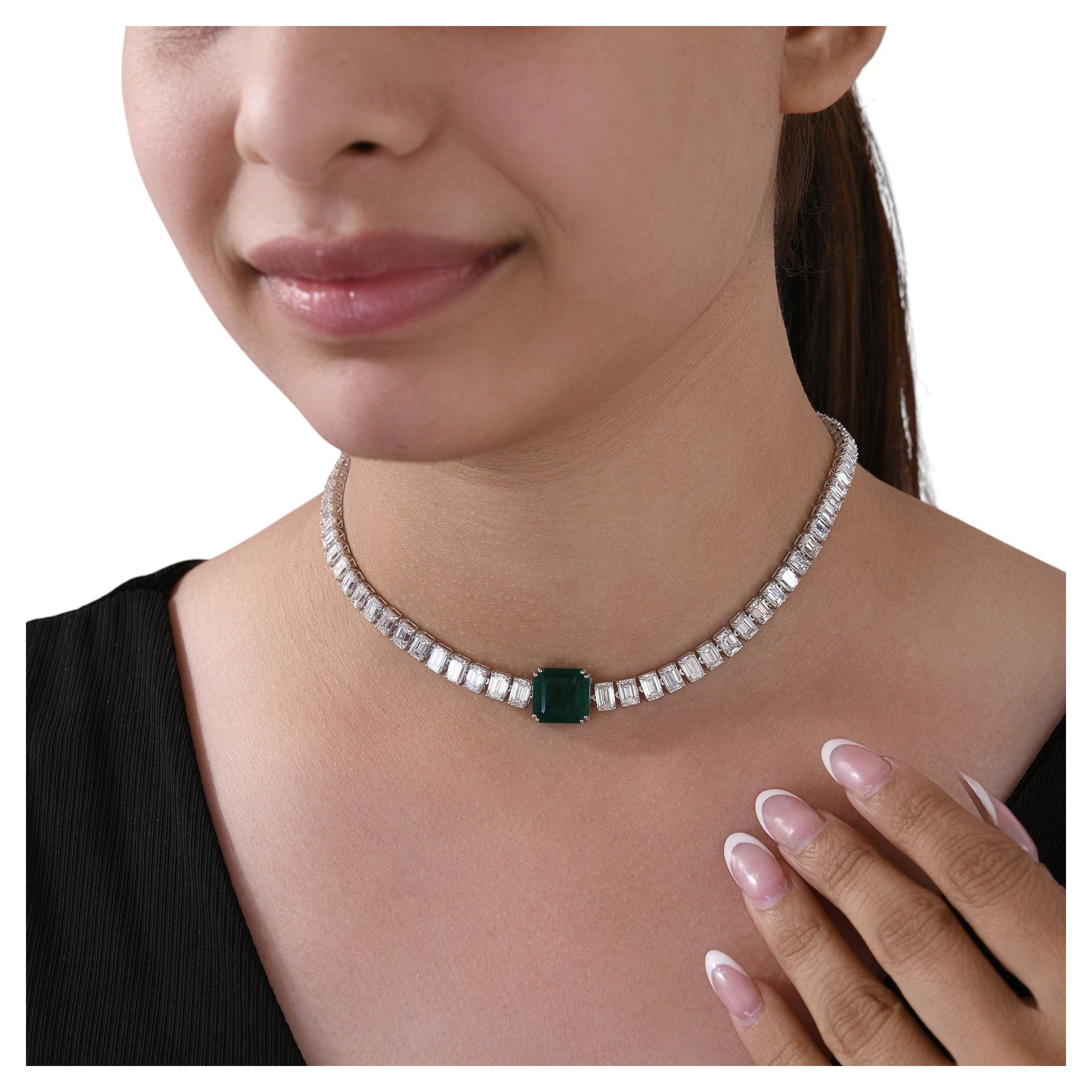 7.62 Carat Zambian Emerald 19.37 Carat SI/H Diamond Necklace 18 Karat White Gold For Sale