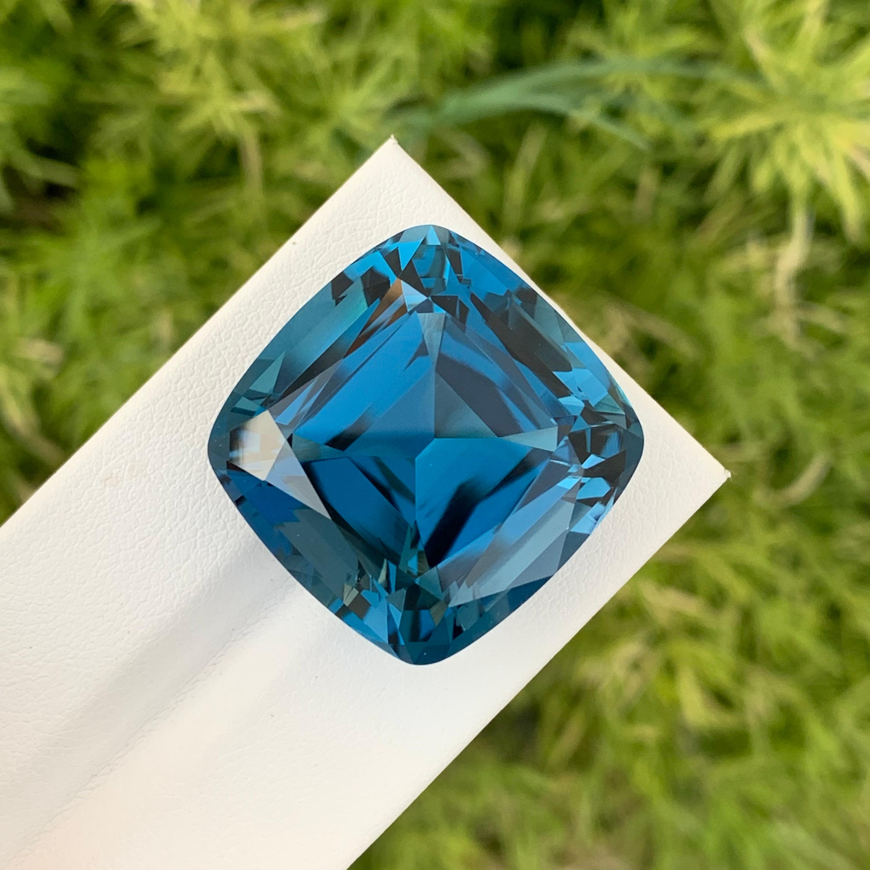 Arts and Crafts 76.25 Carat Gigantic Loose Deep Blue London Blue Topaz From Brazil Mine en vente