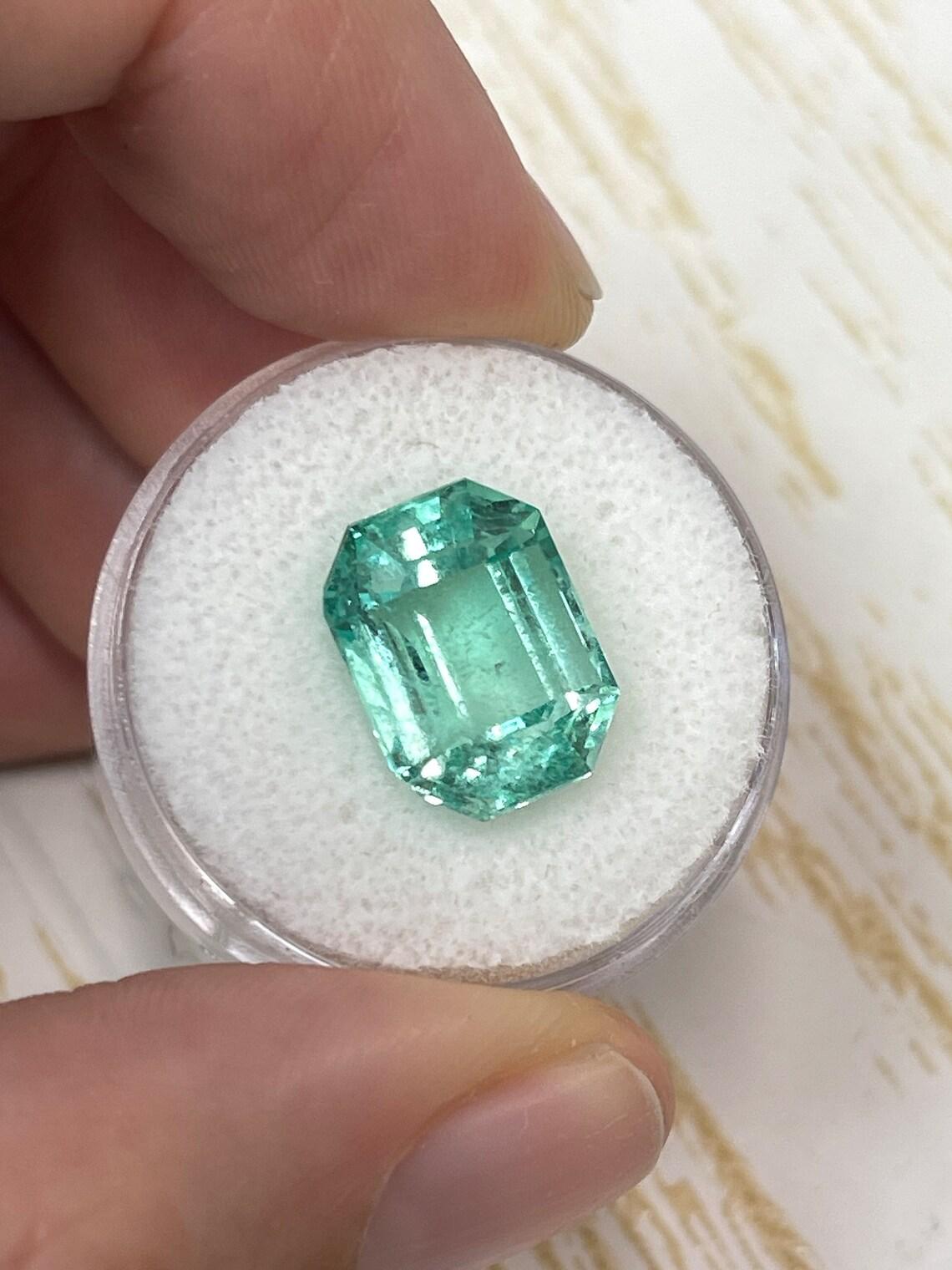 7.62ct Clear Colombian Emerald 13x10 Pastel Green Cut Gem May Birthstone In New Condition For Sale In Jupiter, FL
