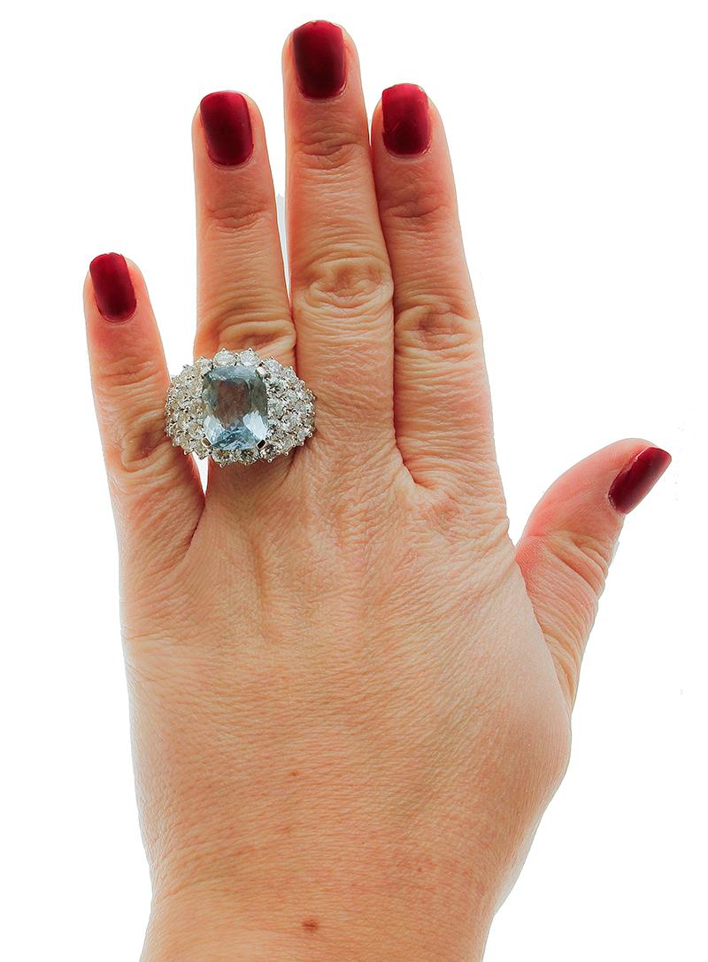 7.64 Carat Aquamarine and 8.30 Carat Diamonds Ring In Good Condition For Sale In Marcianise, Marcianise (CE)