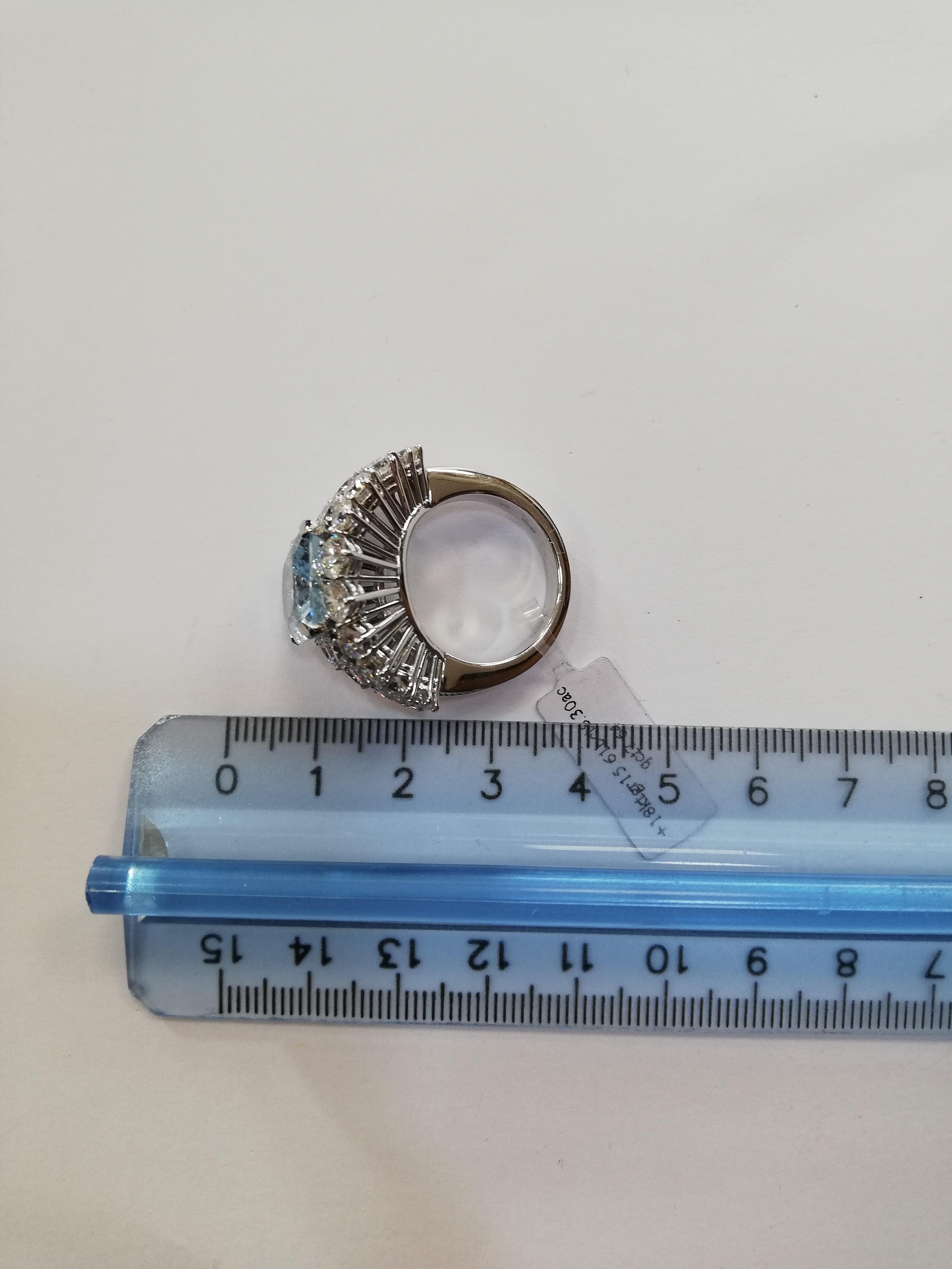 7.64 Carat Aquamarine and 8.30 Carat Diamonds Ring For Sale 2