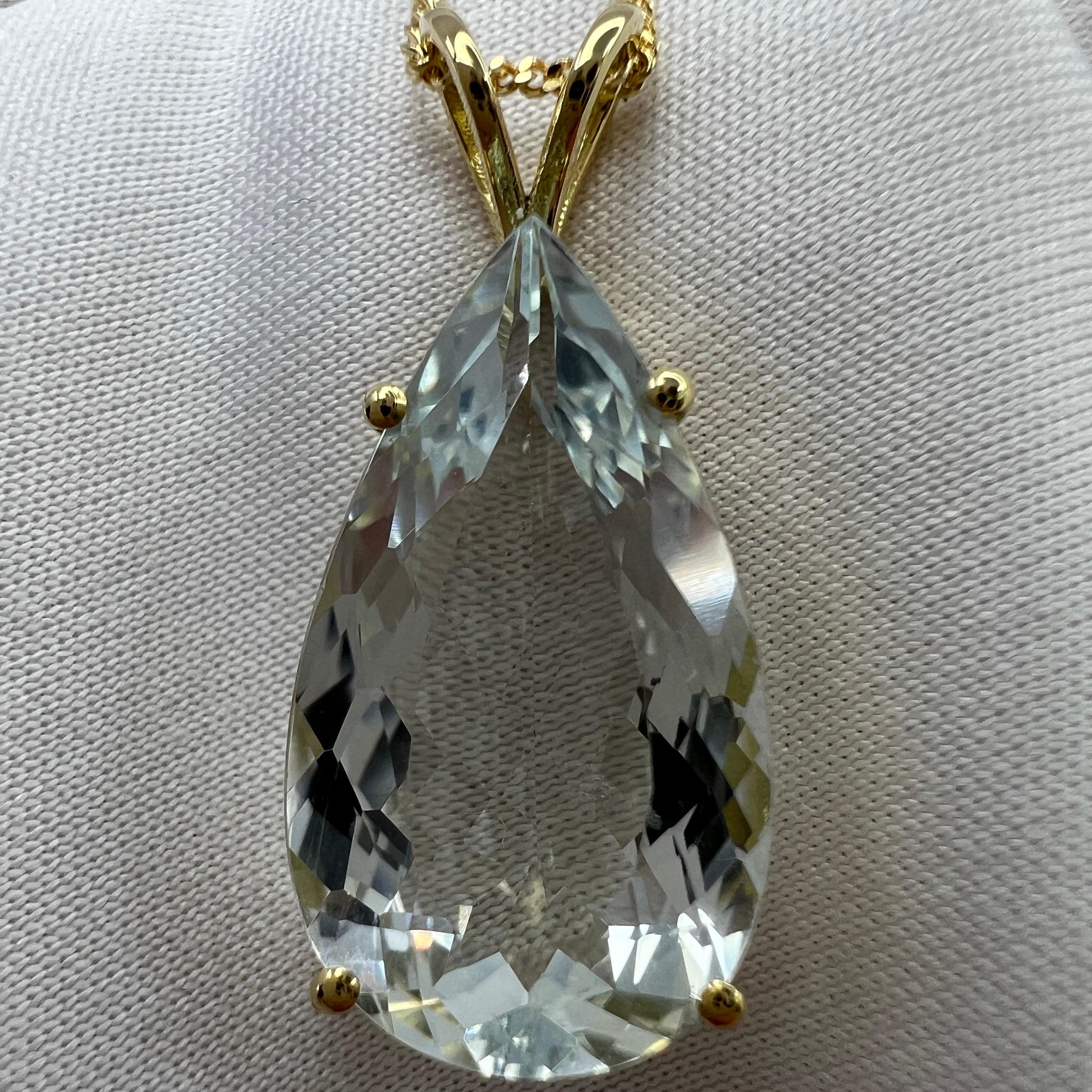 Natural Light Blue Aquamarine Pendant Necklace.

7.64 Carat aquamarine with a stunning light blue colour set in a fine 18k yellow gold solitaire pendant.

The aquamarine has an excellent pear teardrop cut showing lots of brightness and light return.