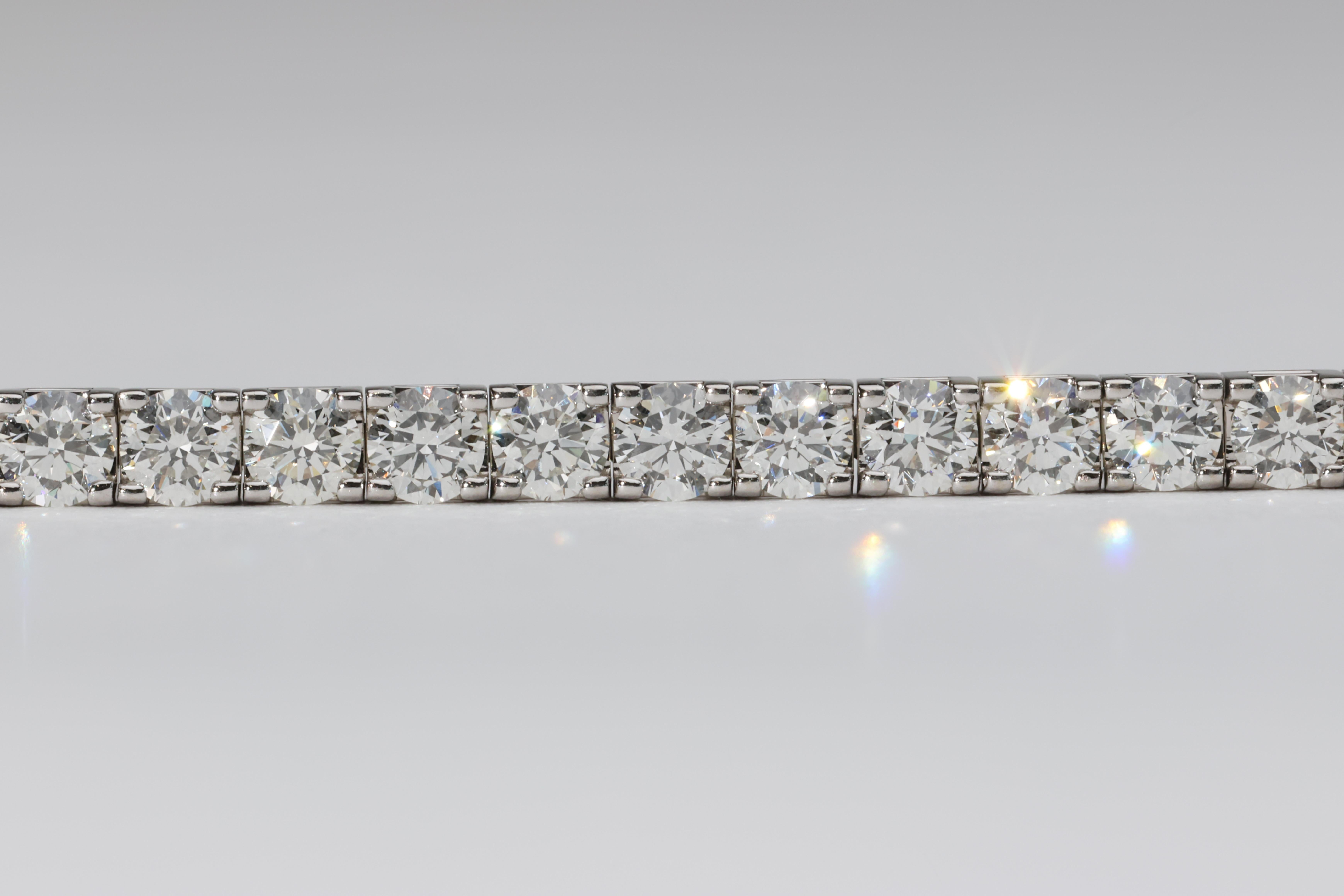 7,65 Karat Diamant-Tennisarmband F/G VS aus 14 Karat Weißgold im Angebot 4