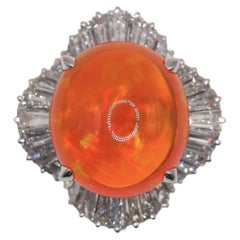 Cocktailring aus Platin mit einem 7,65-Karat-Feueropal und einem 2,22-Karat-Diamanten