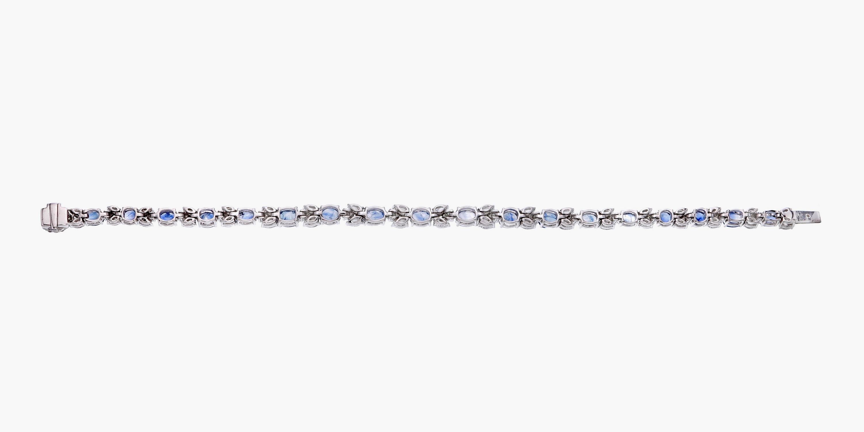 Mouvement esthétique Bracelet en or blanc 18 carats avec saphir bleu du Cachemire et diamant de 7,65 carats en vente