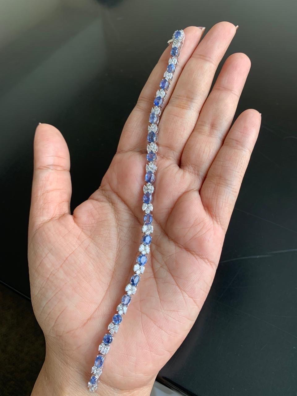 Bracelet en or blanc 18 carats avec saphir bleu du Cachemire et diamant de 7,65 carats Neuf - En vente à Bangkok, TH