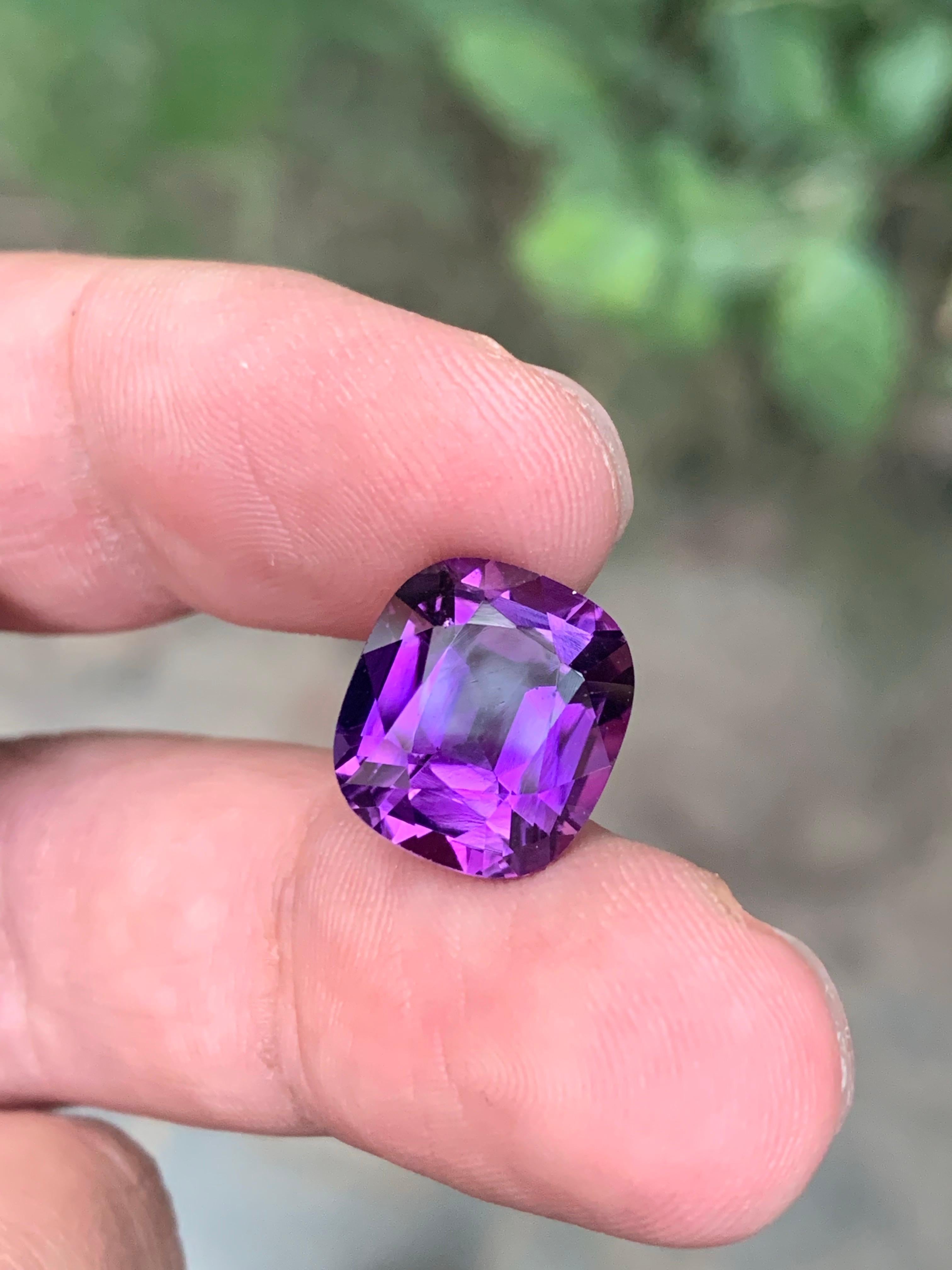 Ametista naturale sfusa da 7,65 carati con taglio a cuscino proveniente dal Brasile in vendita 2