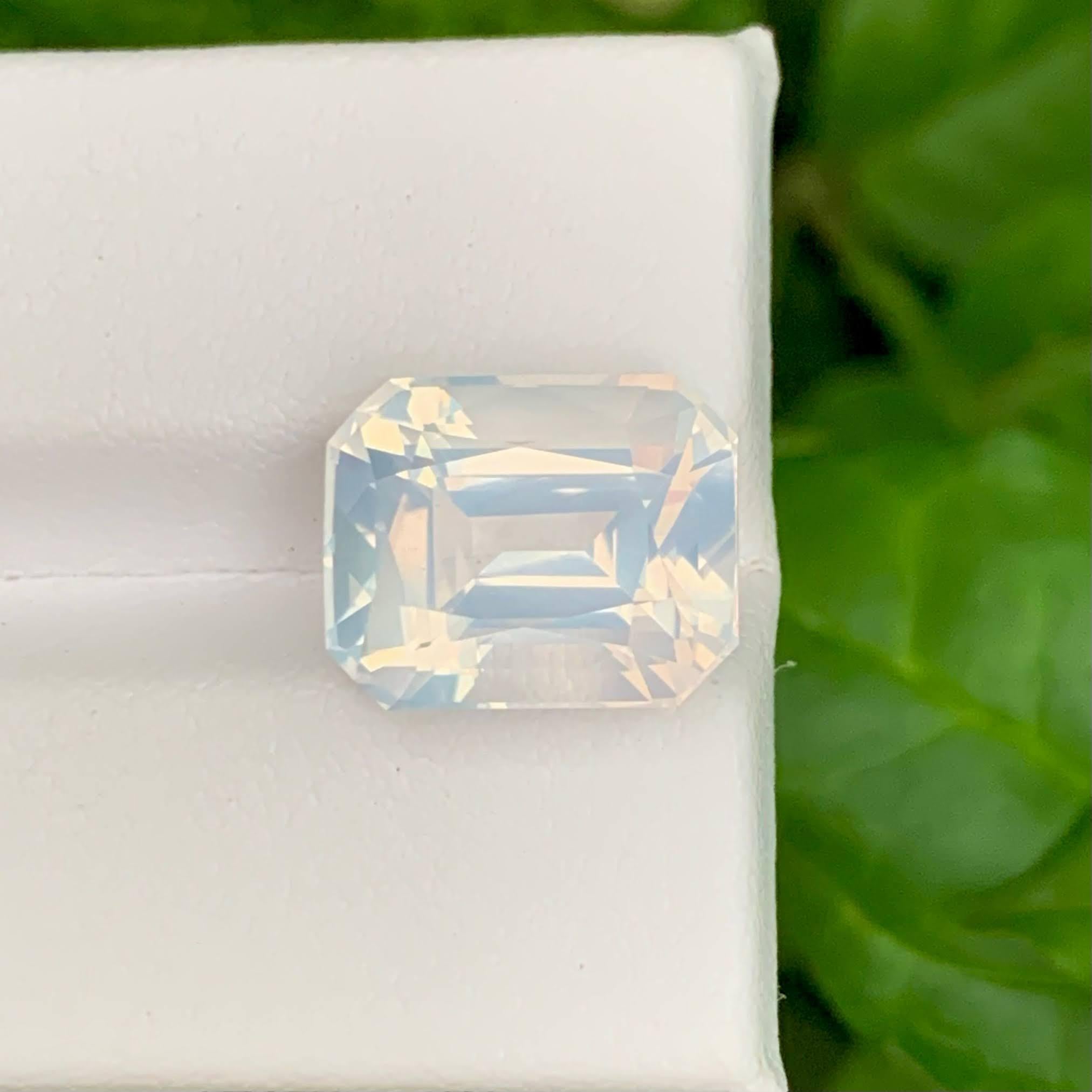Poids 7,65 carats 
Dimensions 12.9x10.4x8.6mm
Traitement Aucun 
Origine Afrique 
Clarté VVS 
Forme Coupe Coussin fantaisie 





D'une beauté naturelle, ce quartz laiteux à facettes en vrac de 7,65 carats est taillé en coussin brillant, conçu pour